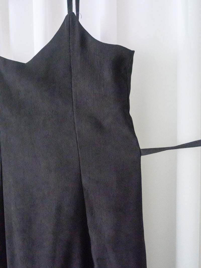 【現貨限量回歸 】Suede 微絨面拼接線條傘形背心裙, Dress/ DS9148