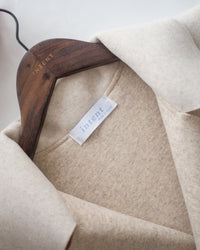 【intent X Korea label】 Oatmeal Ivory 優雅翻領蝴蝶修腰短大衣, Coat/ JK8112