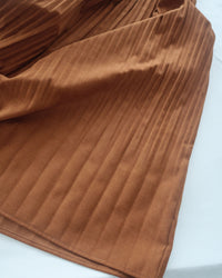 Brown Set 焦糖色側鈕扣針織背心百褶裙襬套裝/ SE8099
