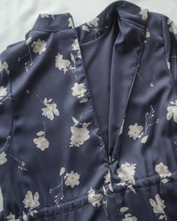 Misty Blue Floral Dress 霧藍白色花瓣舒適高雅連身裙/ DS1044