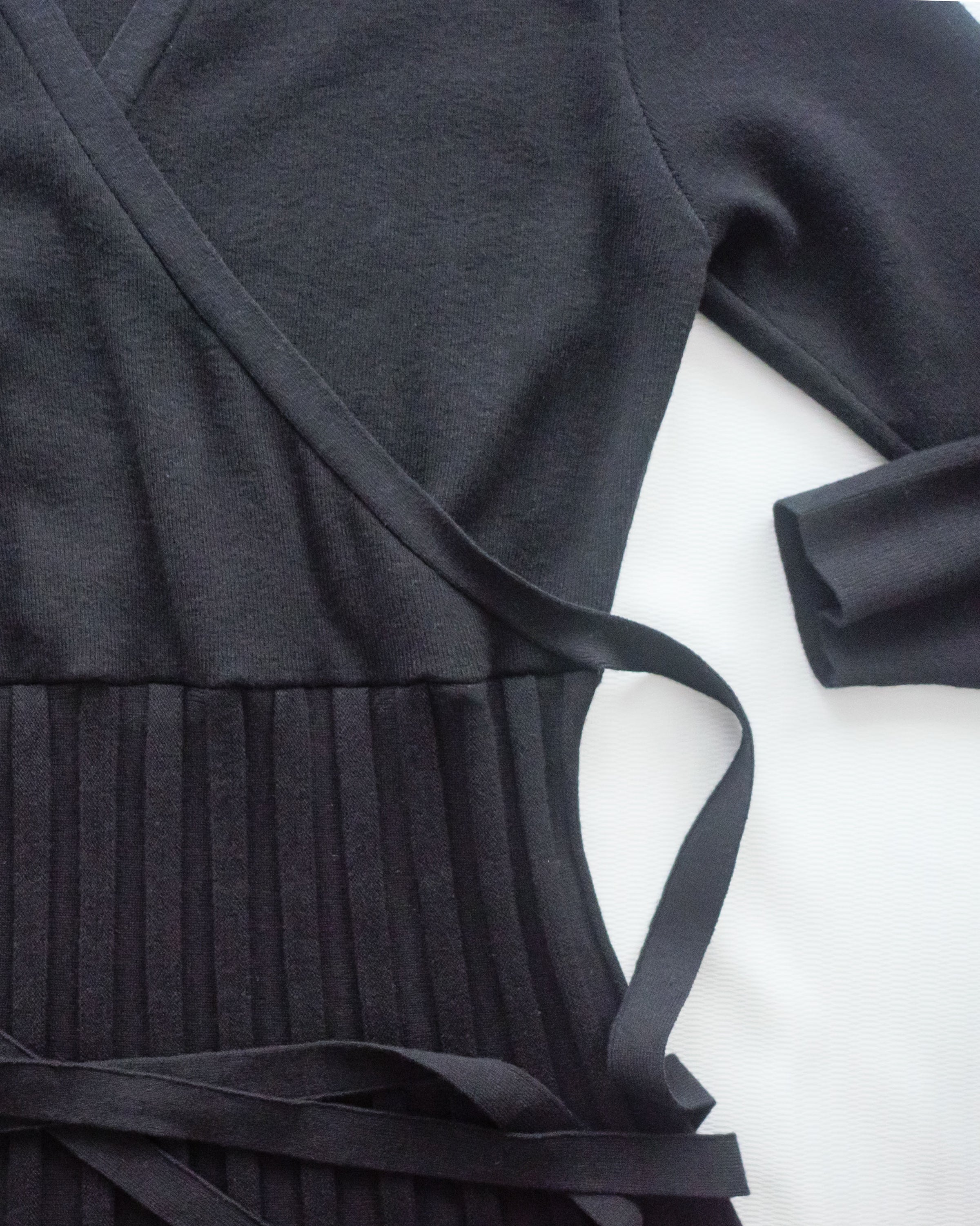 Wrap Dress 疊V領立體線條針織裙擺彈性連身裙/ DS1049