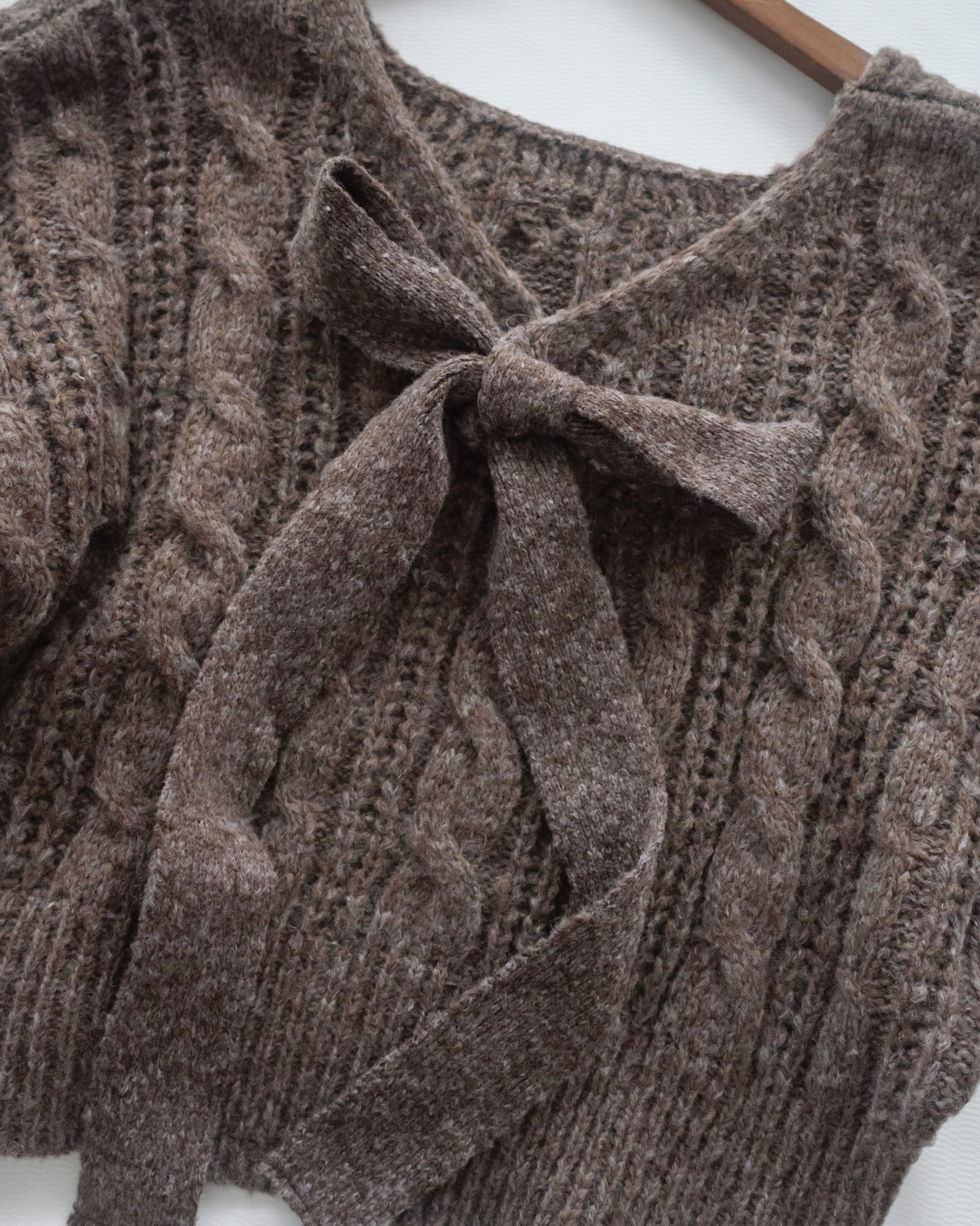 Ribbon Square Knit Top 前後兩穿蝴蝶裝飾針織上衣/ KT8191