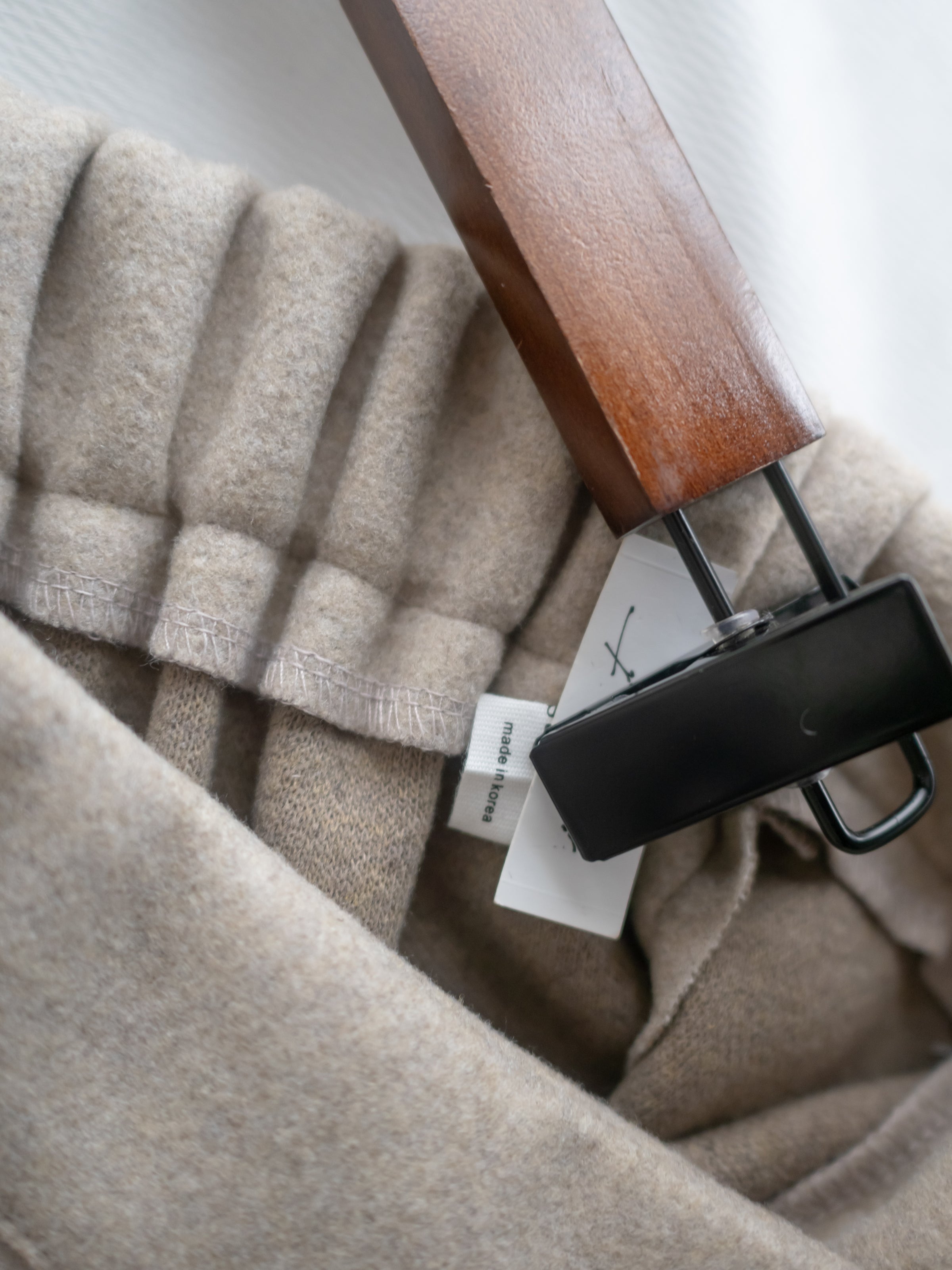 H-line Plain Skirt 簡潔線條絨面半裙/ SK8921