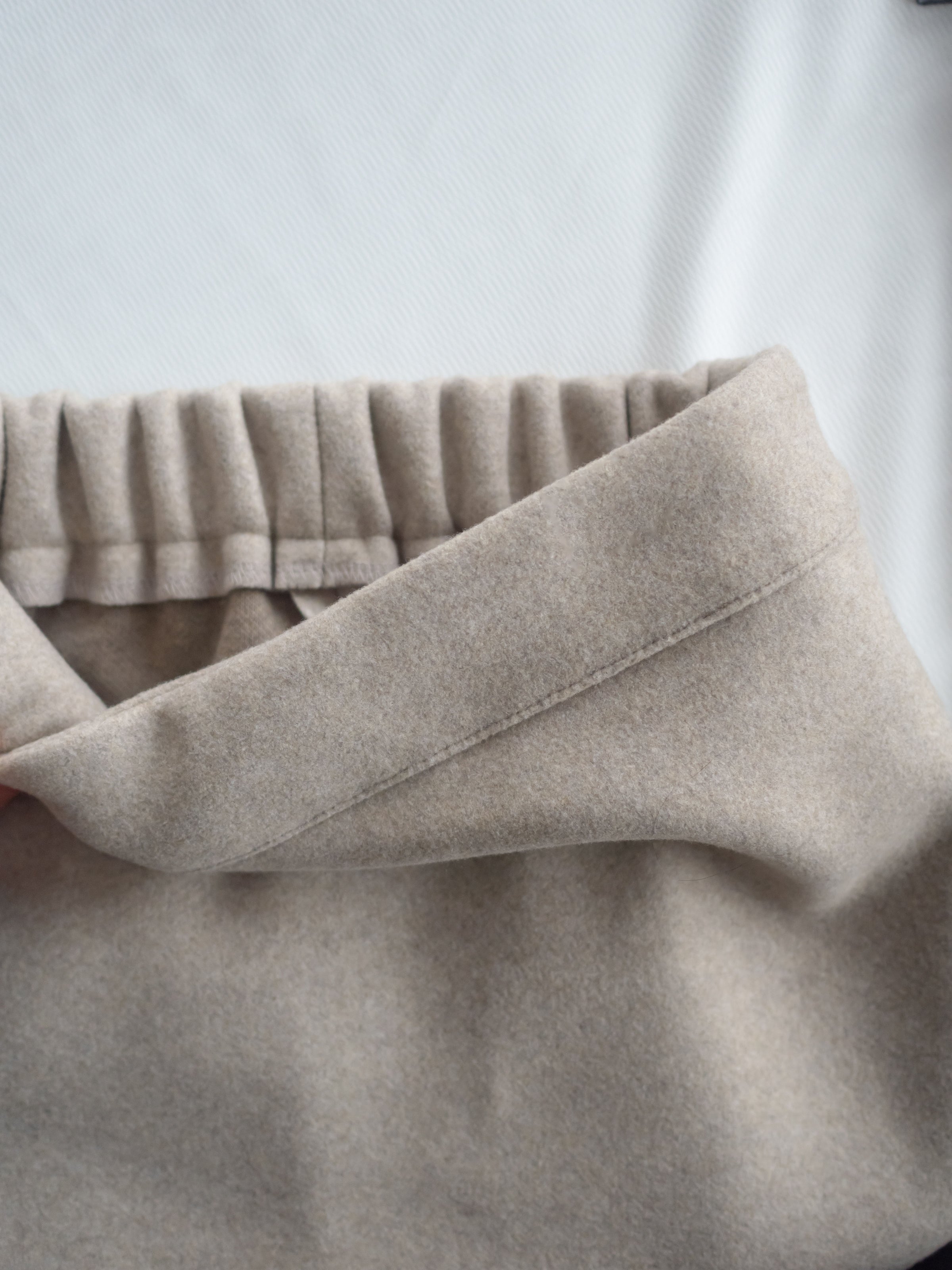 H-line Plain Skirt 簡潔線條絨面半裙/ SK8921