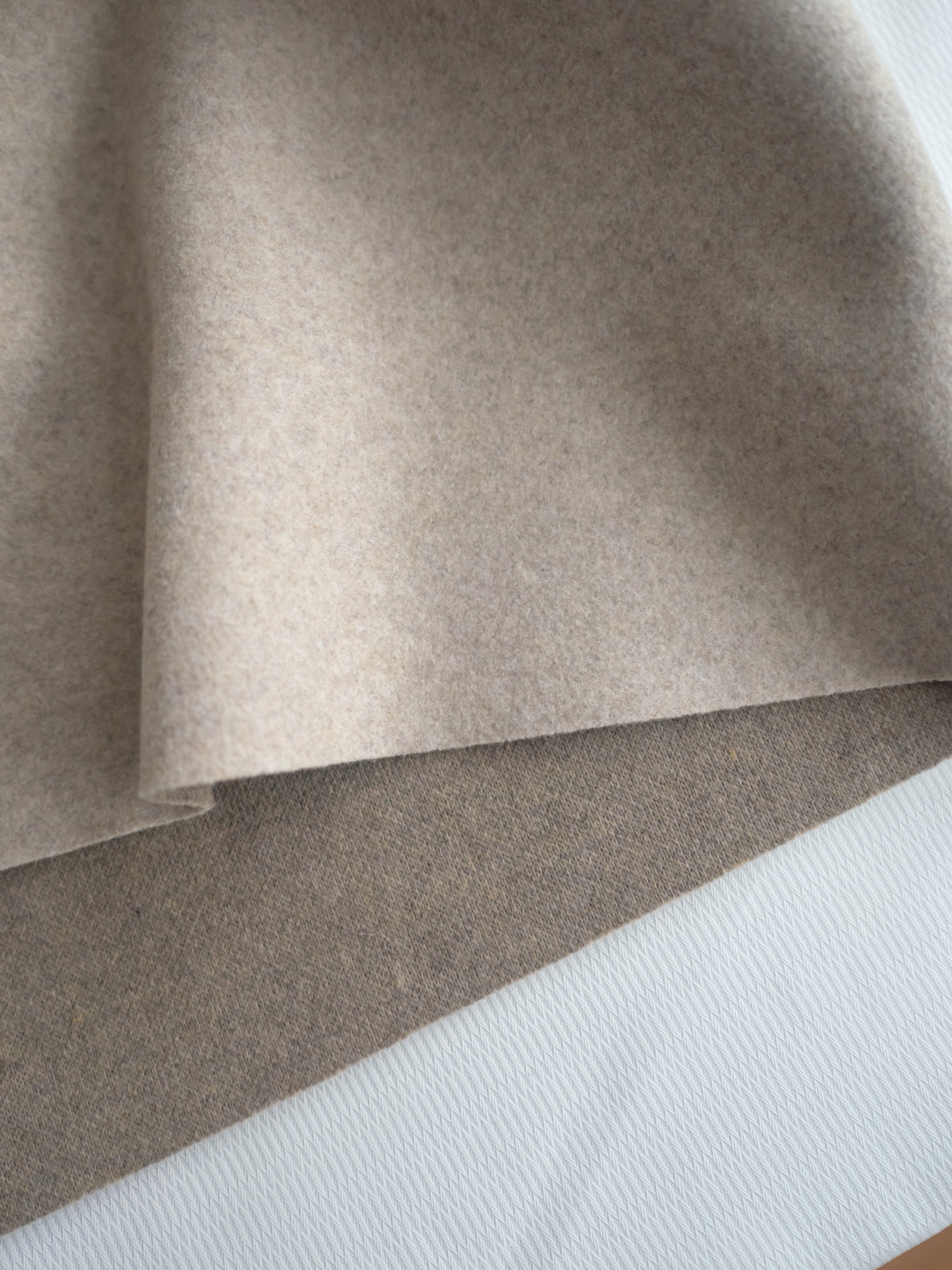 H-line Plain Skirt 簡潔線條絨面半裙/ SK8921