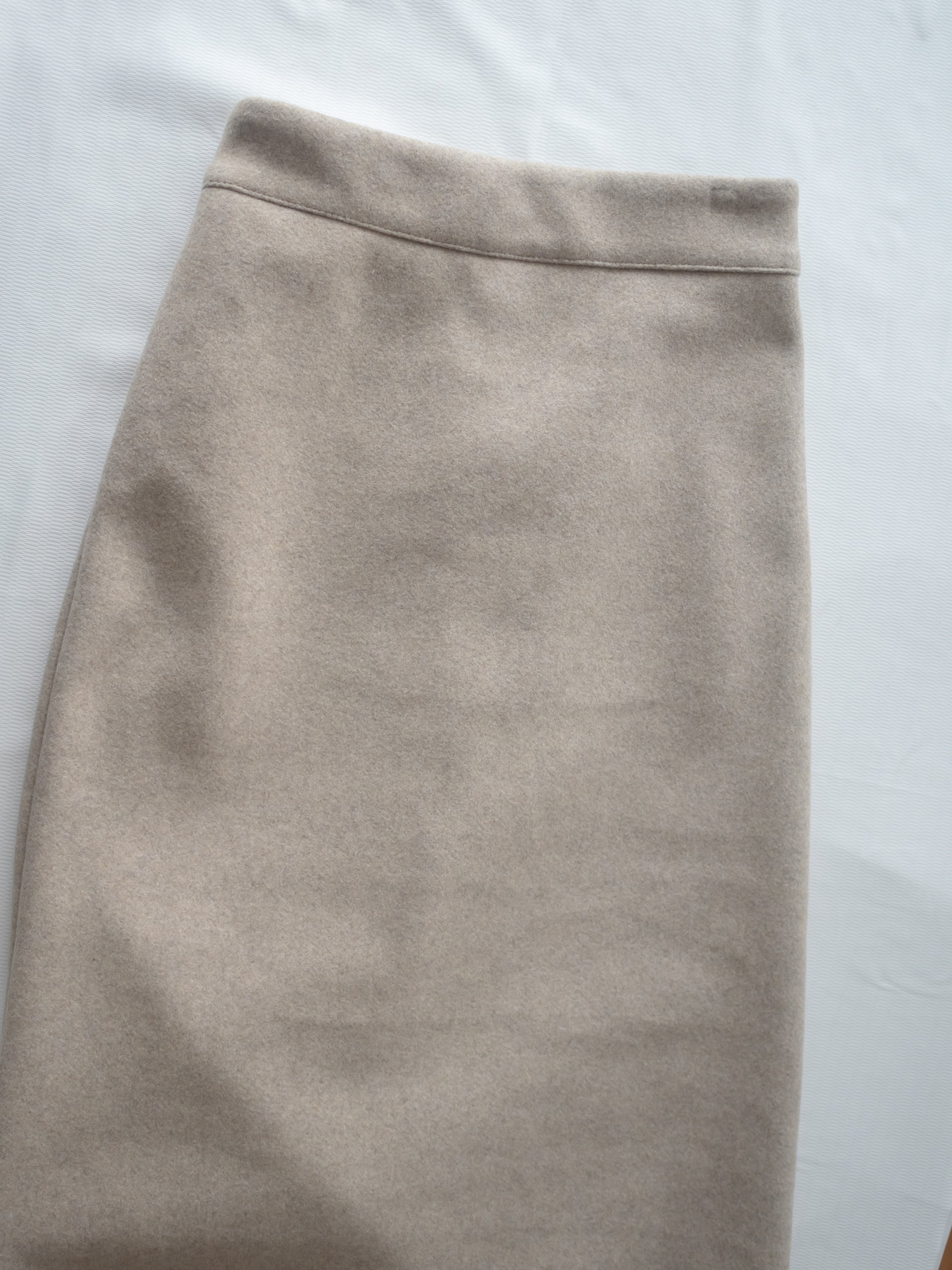 H-line Plain Skirt 簡潔線條絨面半裙/ SK8921