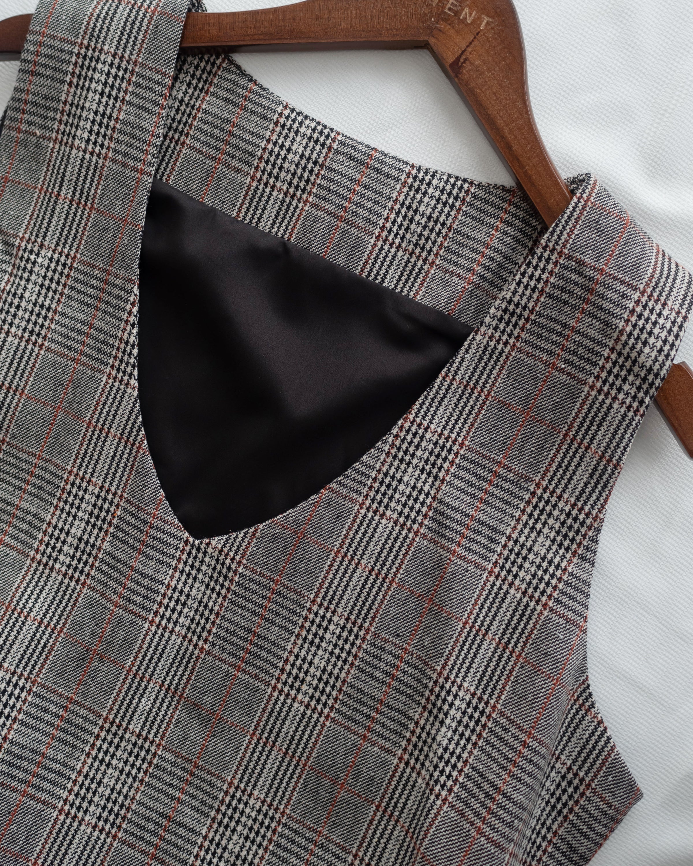 Check Vest Dress 格紋微開衩直身背心裙/ DS1051（pre-order 1月25截單)