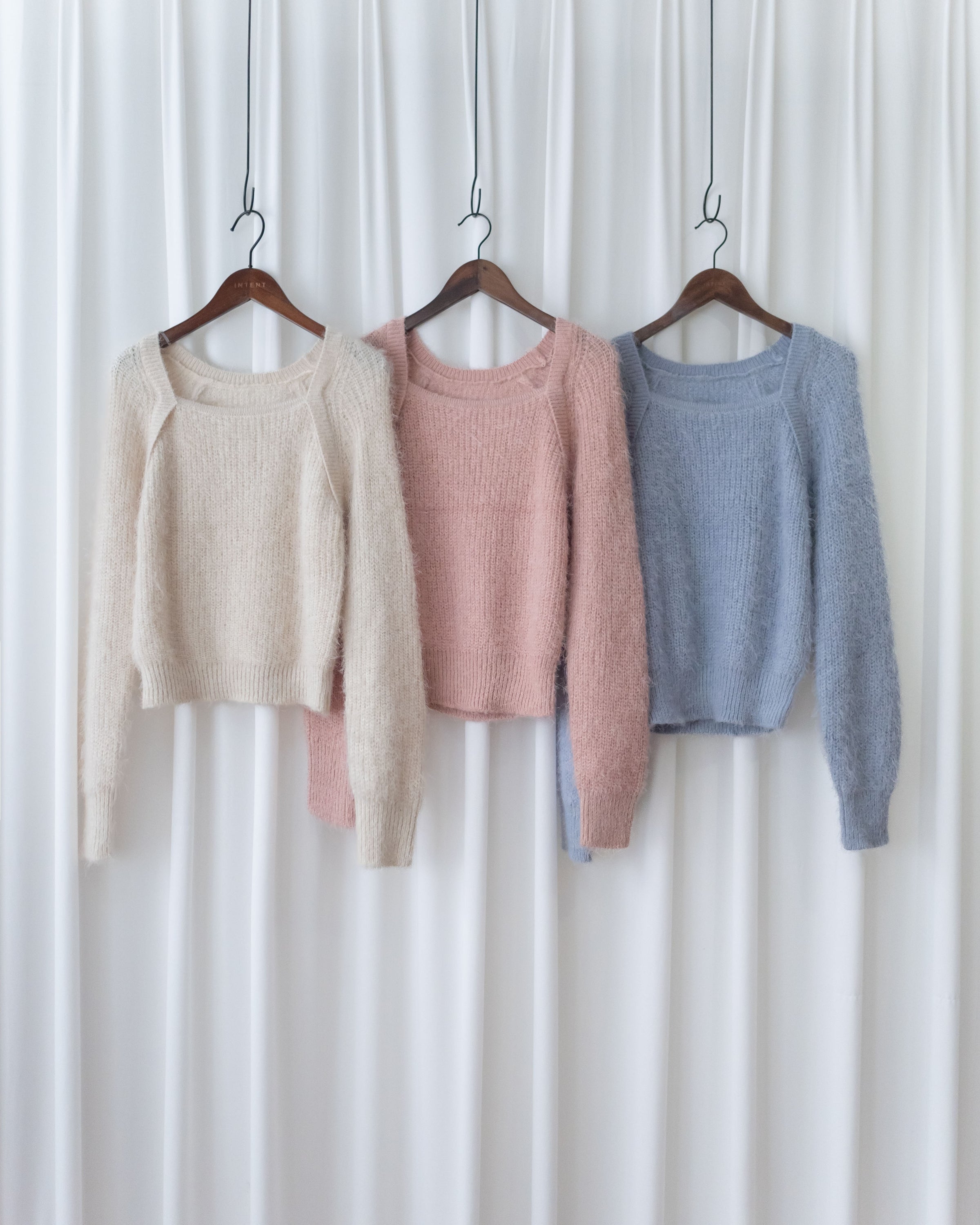 Square collar Mellow Top 顯鎖骨方領親膚針織上衣/ KT8192 (pre-order ivory/softpink 1月25截單)