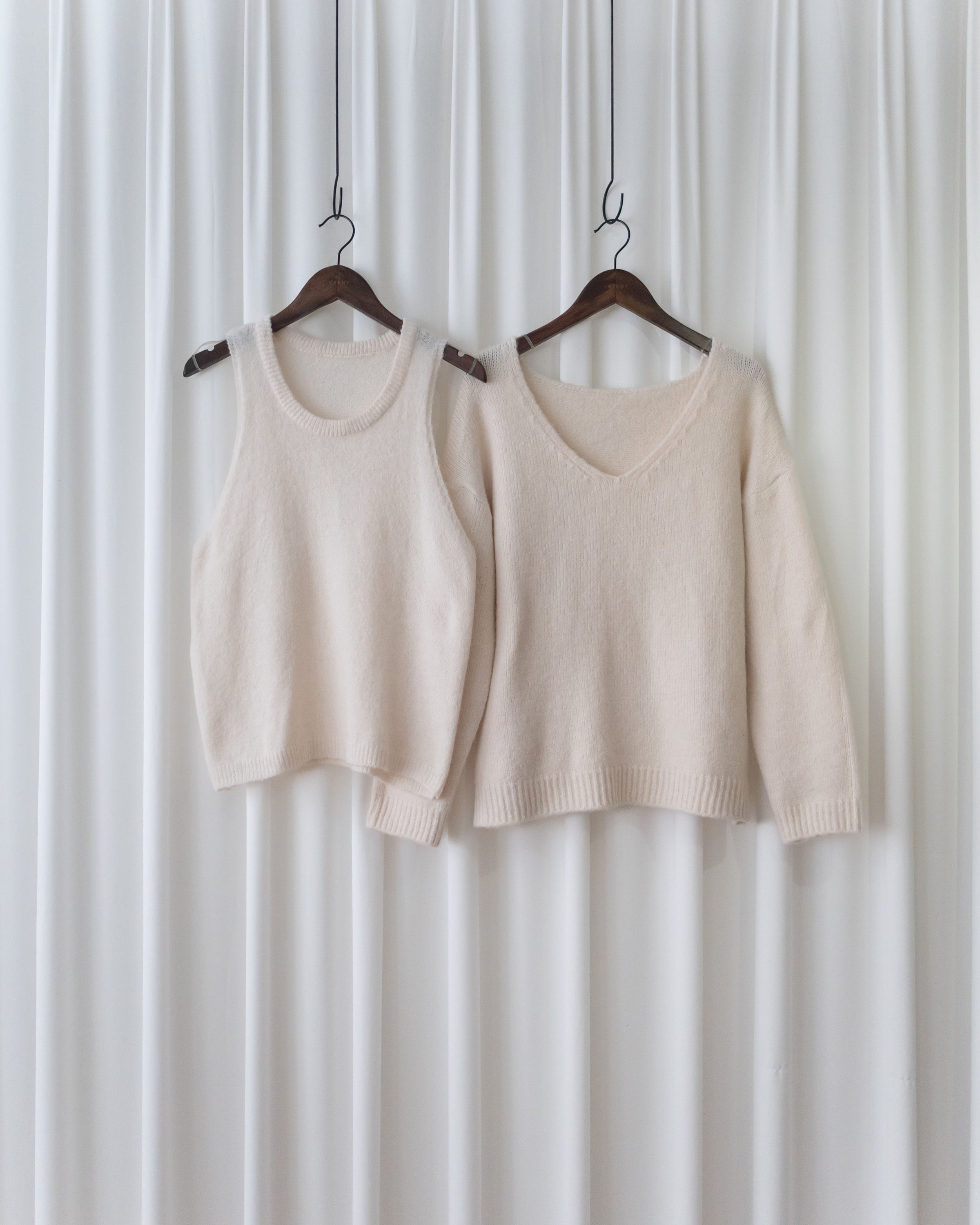 Vest Knit Set 軟糯毛絨背心上衣兩件式/ SE8103