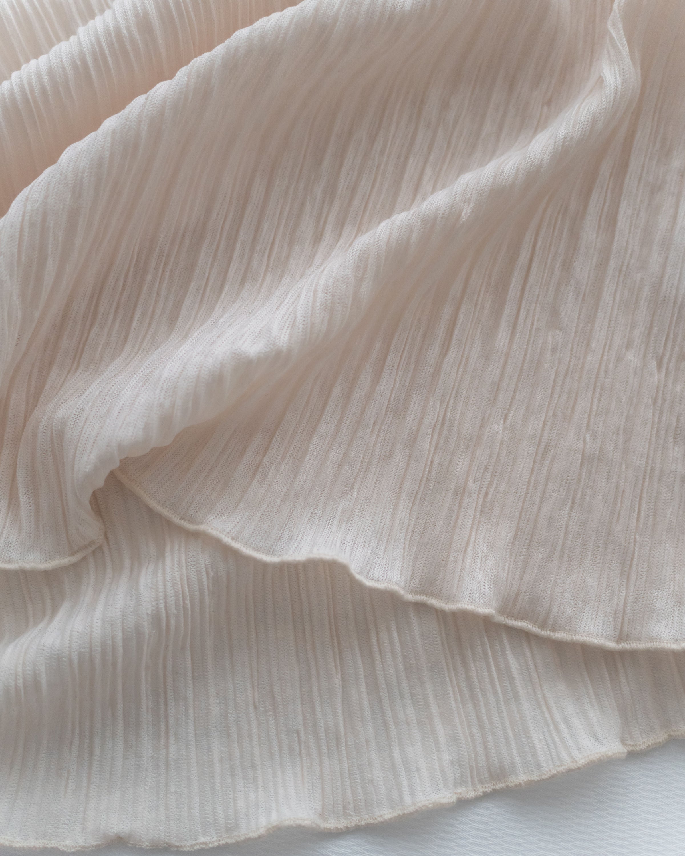 Ruffle Collar Top 直條紋皺褶微光澤感上衣/ TP9205 (pre-order ivory)