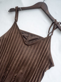 Pleated Vest Dress 立體細褶V領吊帶百褶長裙/ DS1061