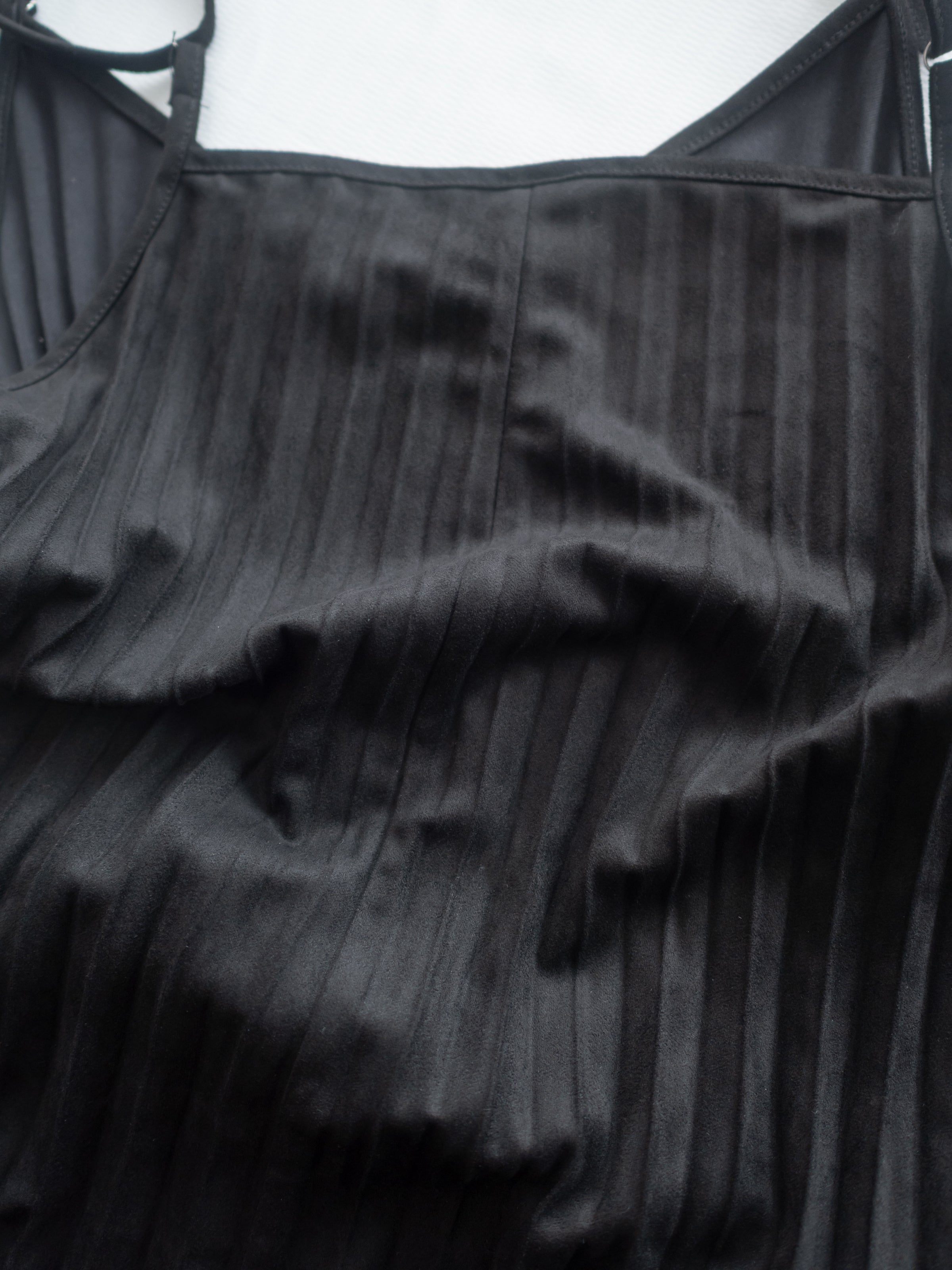 Pleated Vest Dress 立體細褶V領吊帶百褶長裙/ DS1061