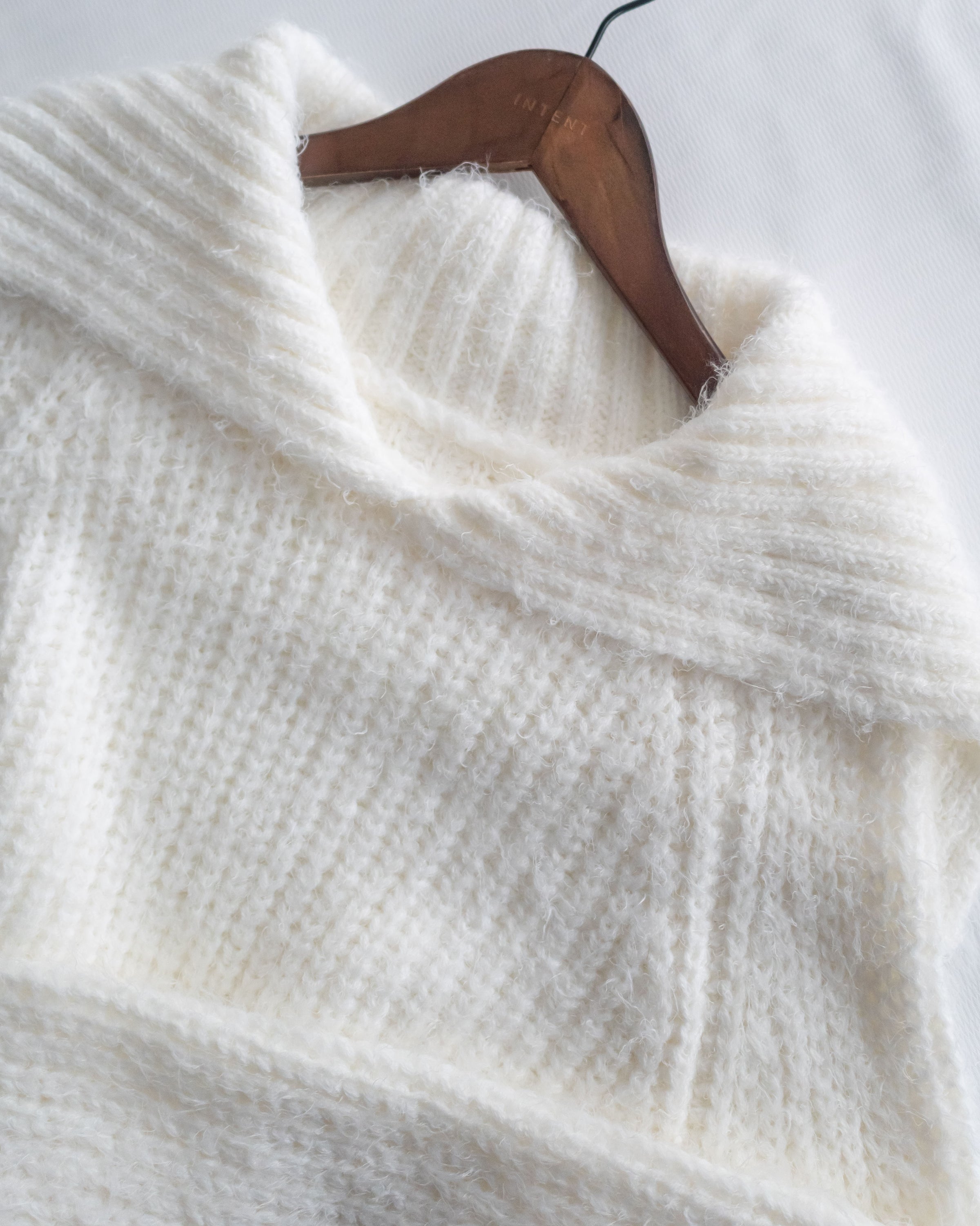 Sophie Knit Top 親膚針織大翻領V領上衣/ KT8193 (pre-order white)