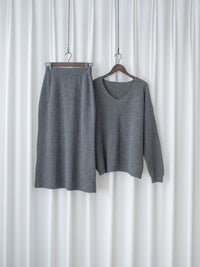 V-neck Knit Skirt Set 細膩條紋V領上衣直裙套裝/ SE8106 (Pre-order 2月5日截單)