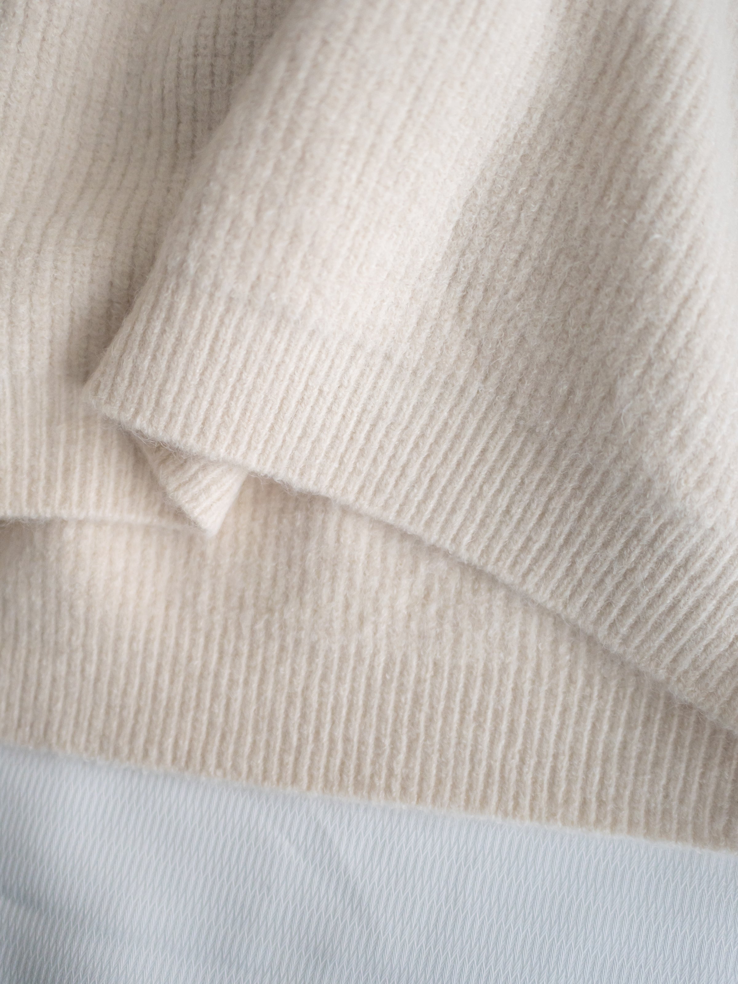 V-neck Knit Skirt Set 細膩條紋V領上衣直裙套裝/ SE8106 (Pre-order 2月5日截單)