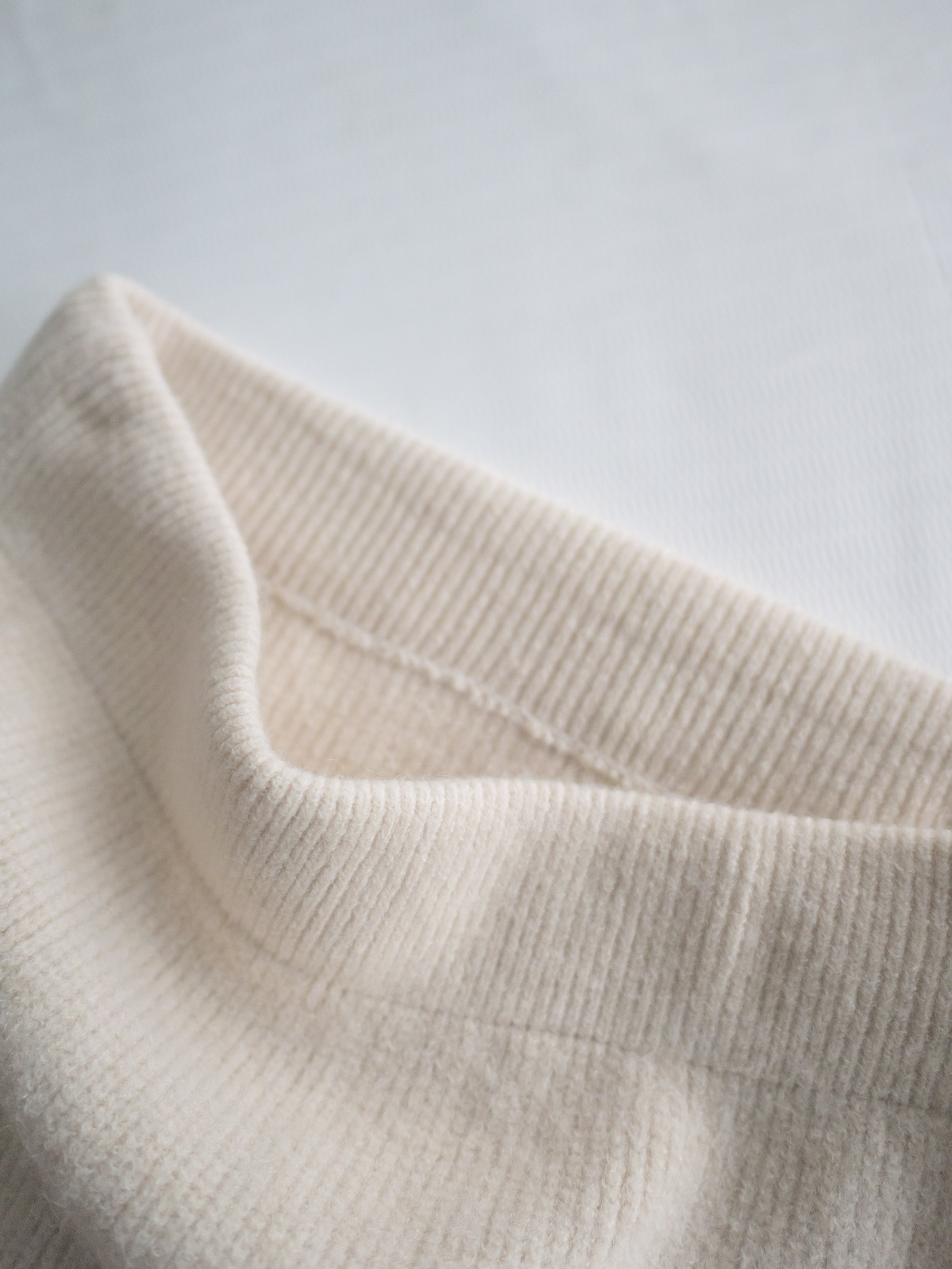 V-neck Knit Skirt Set 細膩條紋V領上衣直裙套裝/ SE8106 (Pre-order 2月5日截單)