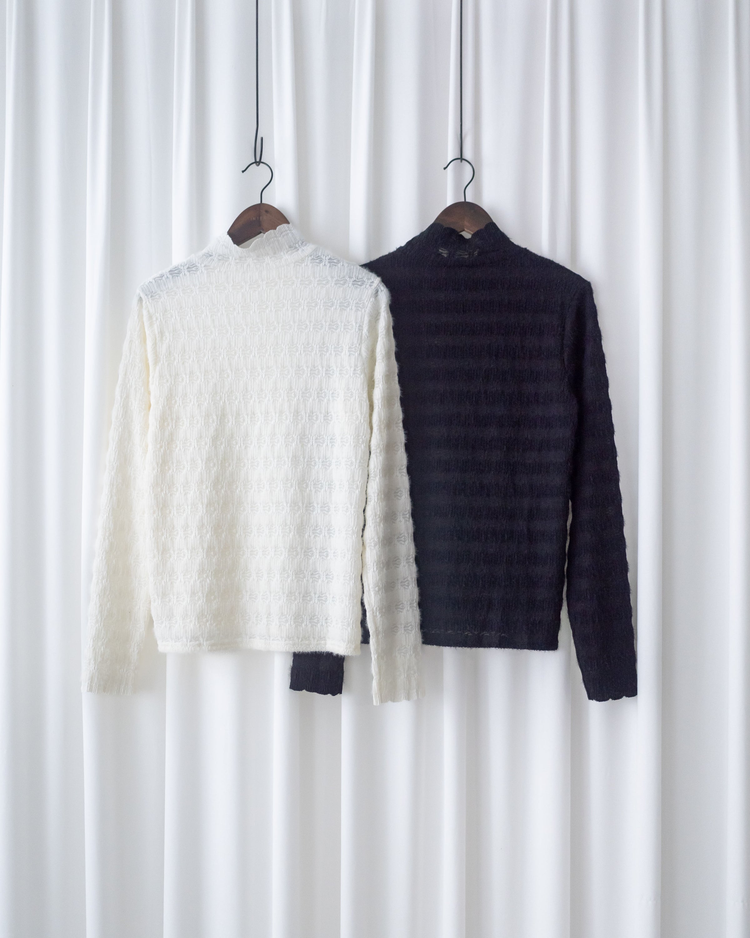 Darling Top 微鏤空特色紋理純色上衣/ TP9199 (Pre-order 2月5日截單)