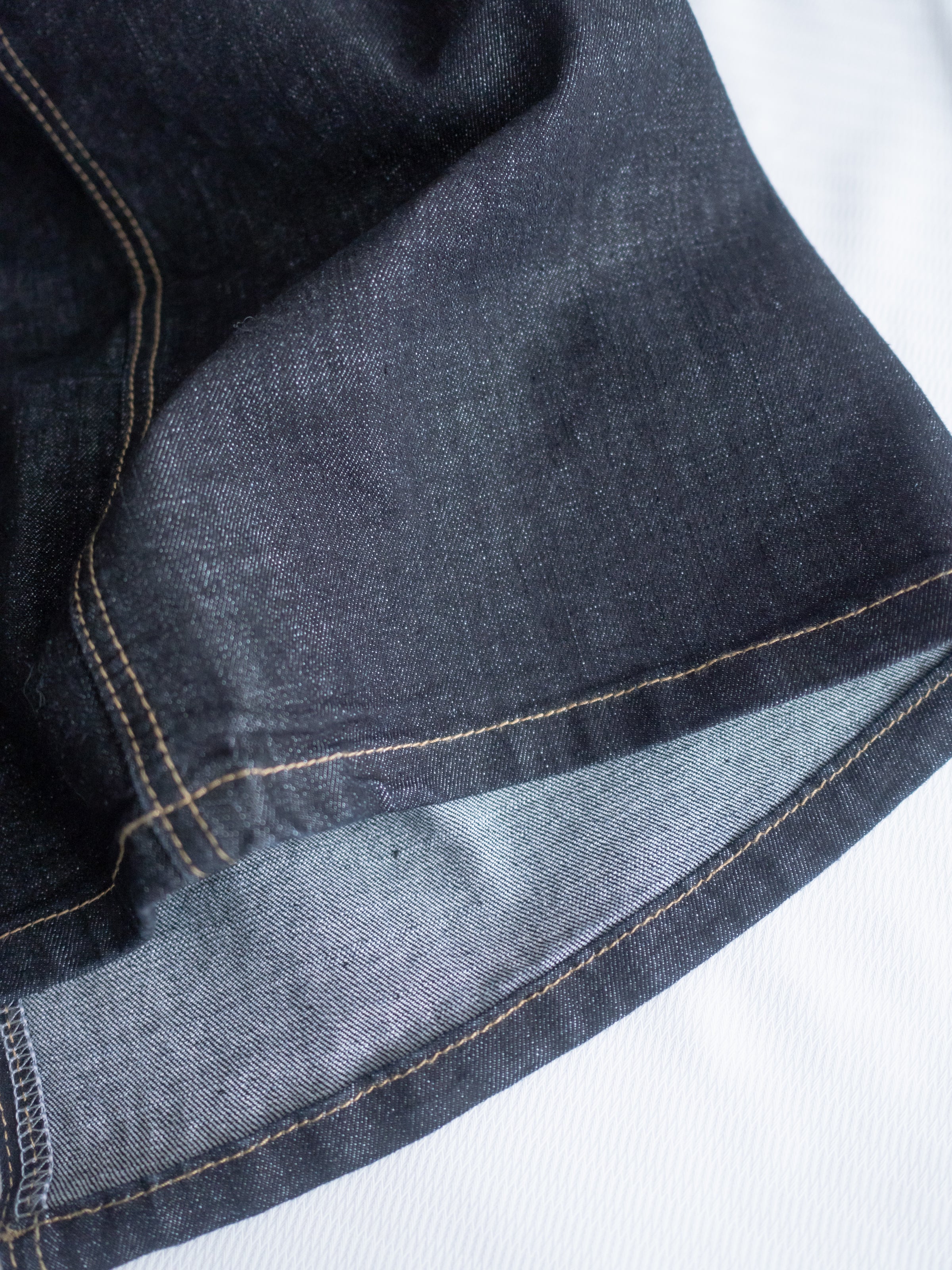 Slim Stretch Denim Skirt 全彈性修身不過貼牛仔裙/ SK8930