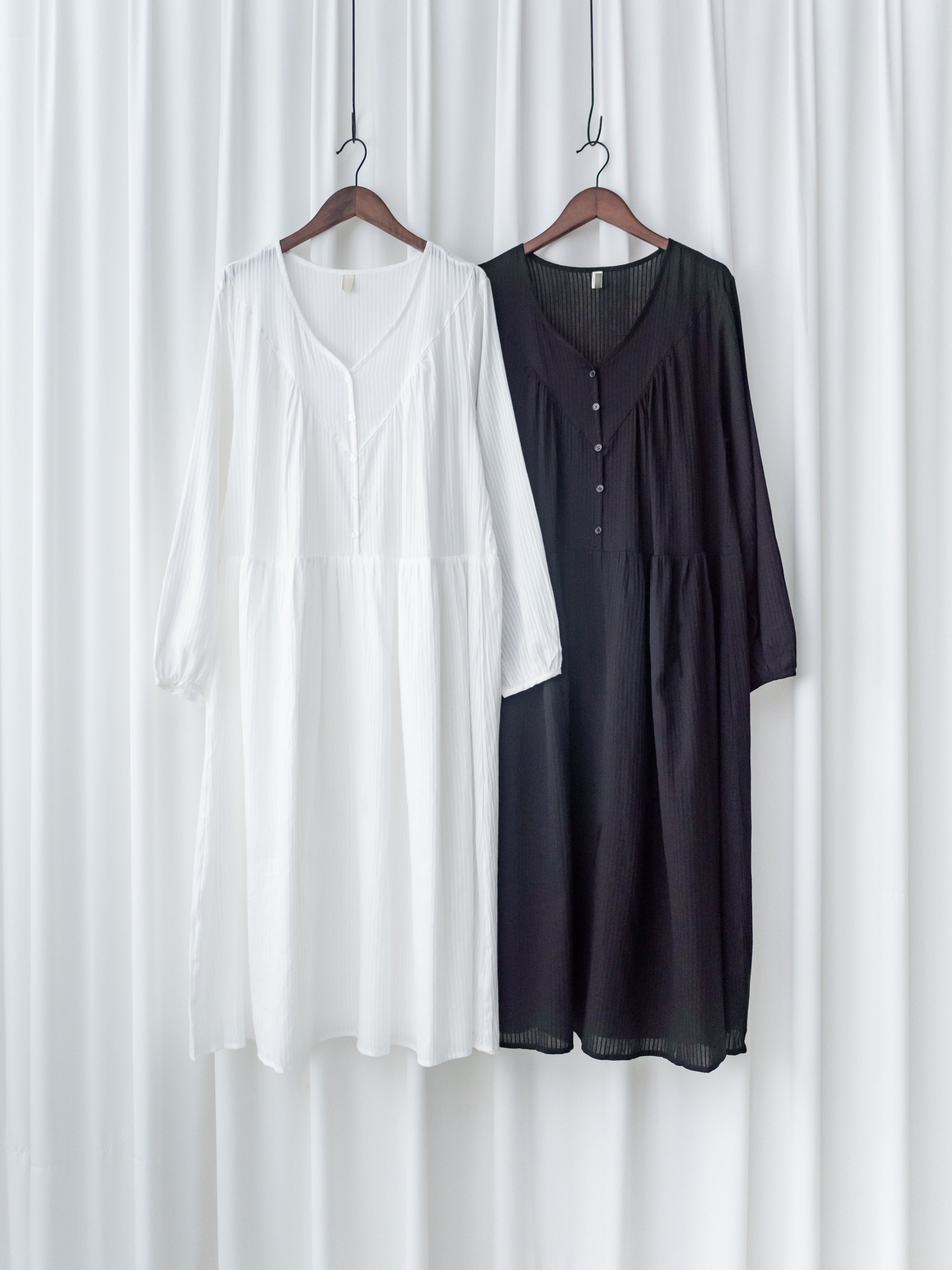 [Style 1] Stripe Cotton Lace Dress V領剪裁通花直紋長裙/ DS1071（優惠至 2月13日）