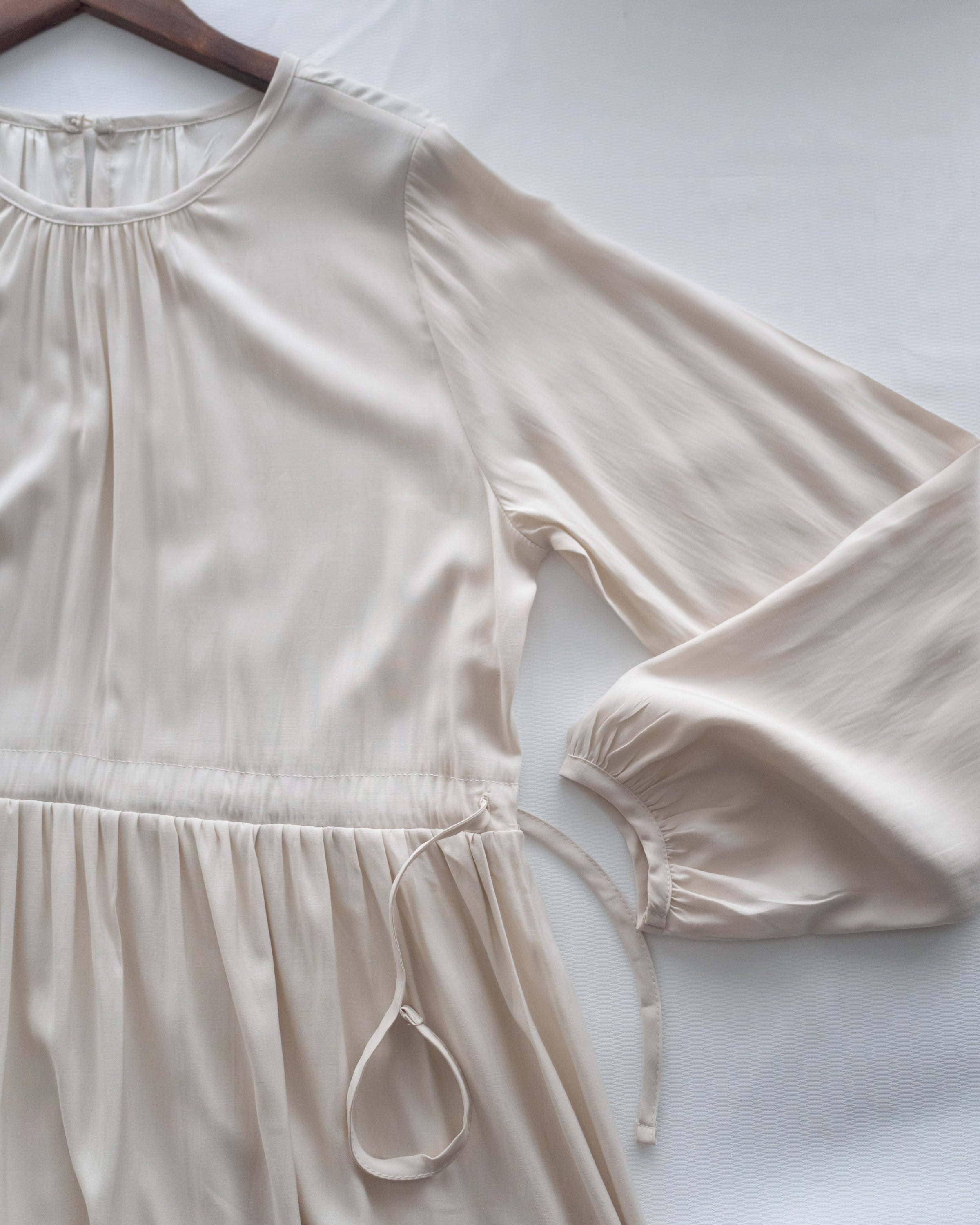 Luminous Dress 極致絲光棉顯瘦圓領蝴蝶修腰長裙/ DS1080