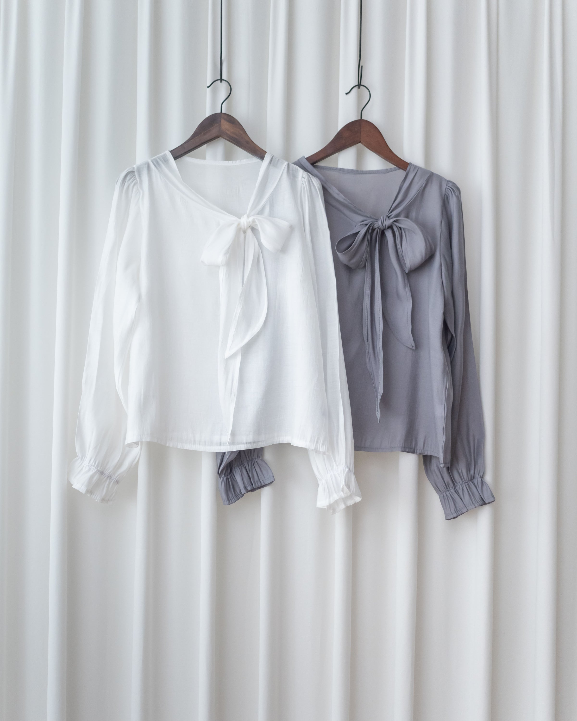 [intent label/intent製 ] Scarf Ribbon Blouse 微側蝴蝶結質感飄逸上衣/ BU9123