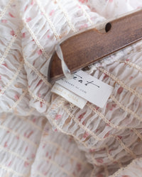 Flora Chiffon Blouse 方領細緻舒適彈力皺褶花布雪紡上衣/ BU9134