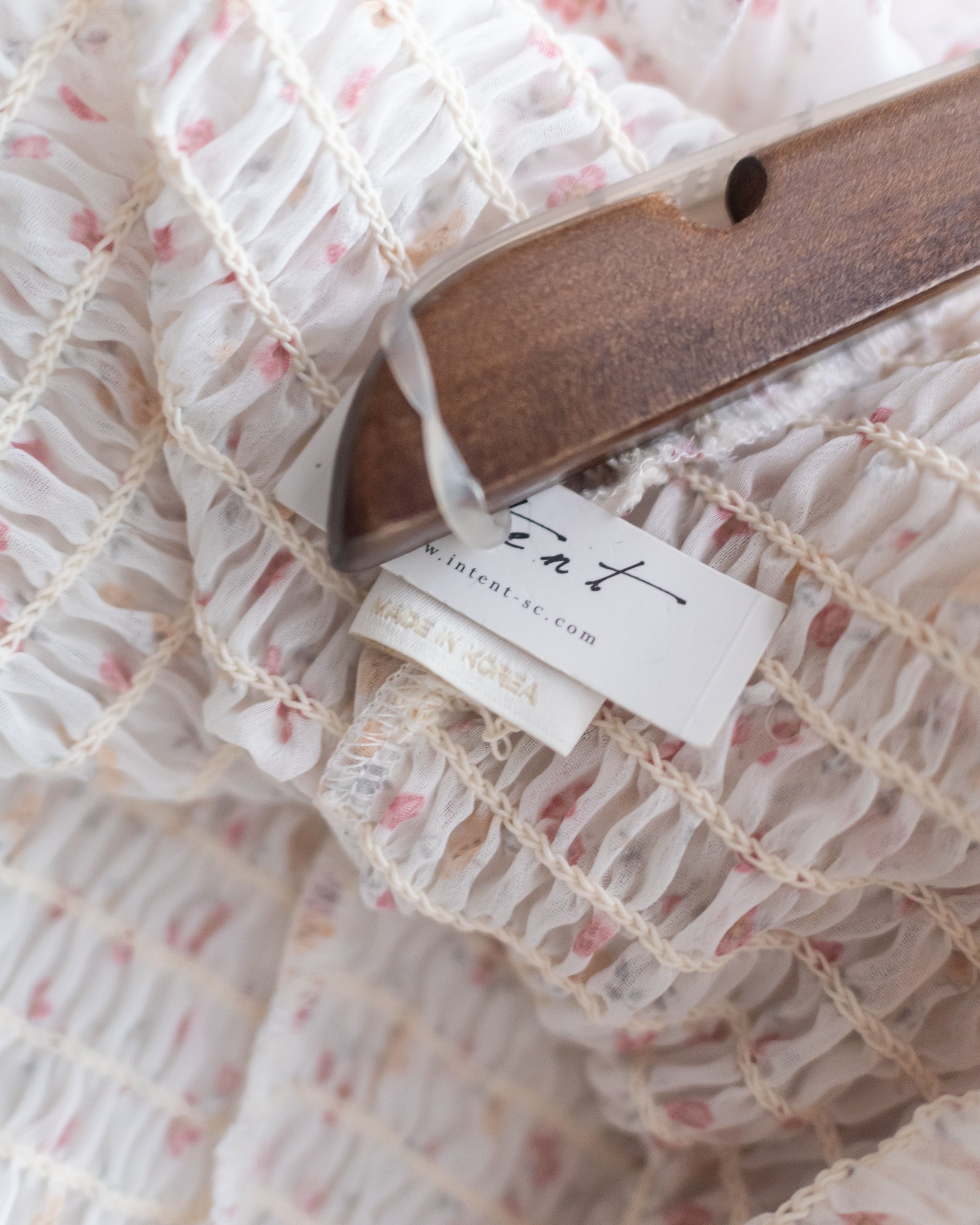 Flora Chiffon Blouse 方領細緻舒適彈力皺褶花布雪紡上衣/ BU9134