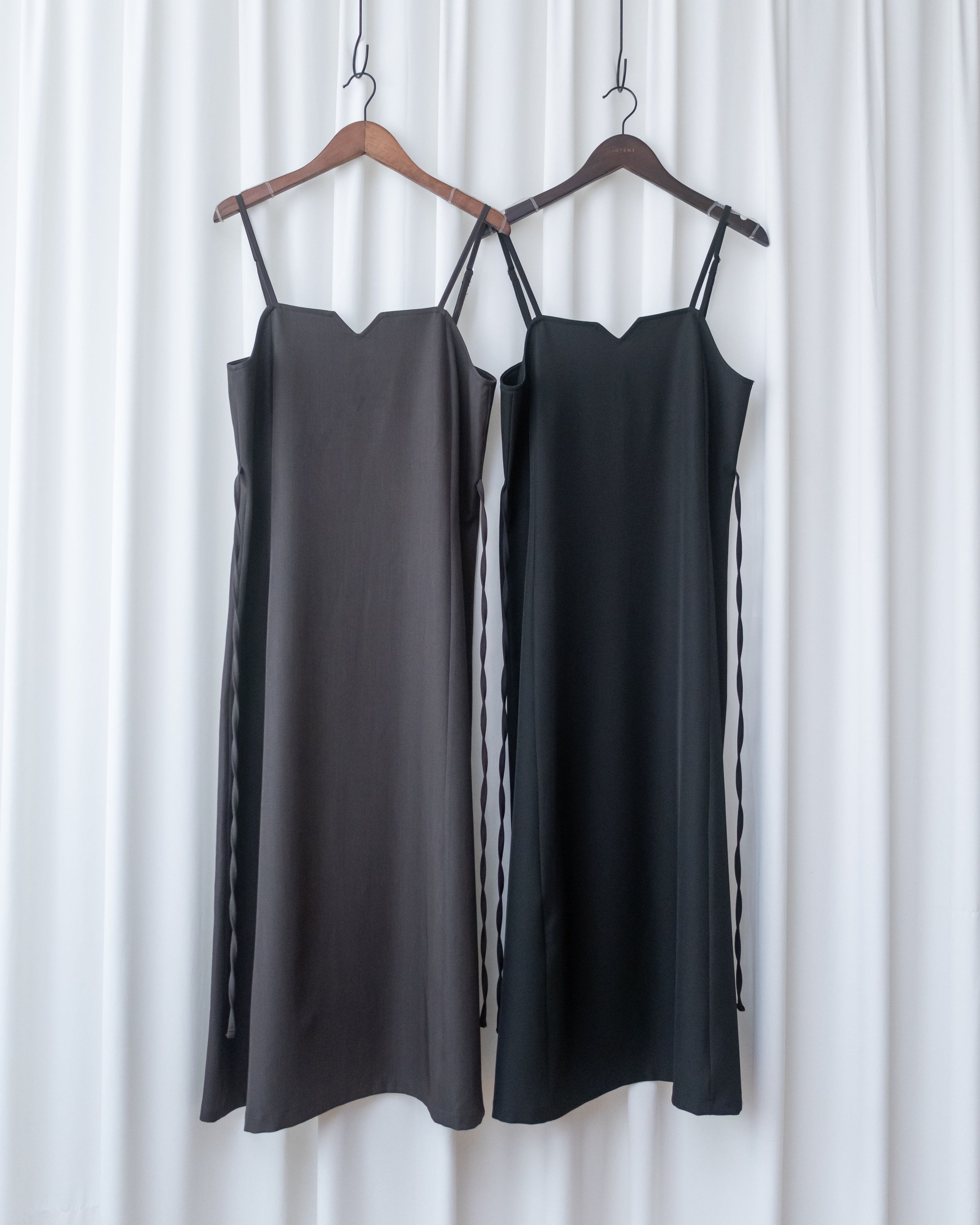 Geometric Vest Dress 幾何剪裁質感面料修飾線條吊帶長裙/ DS1081