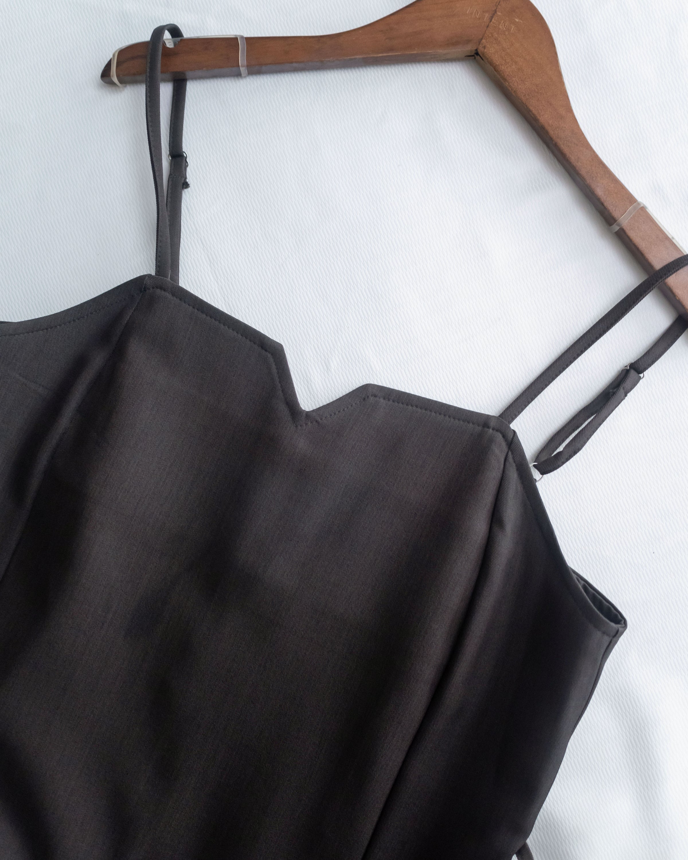 Geometric Vest Dress 幾何剪裁質感面料修飾線條吊帶長裙/ DS1081