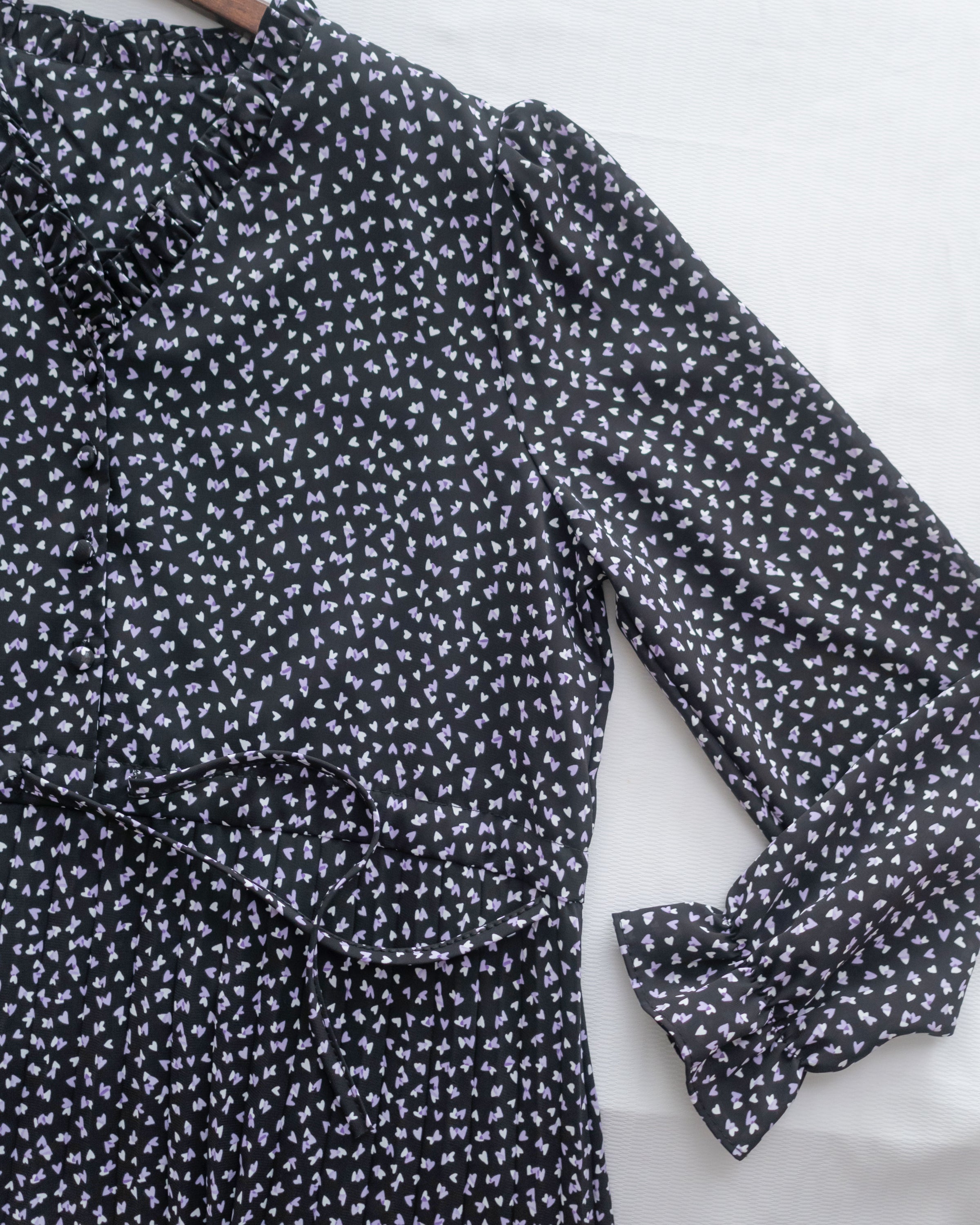 Watercolour Heart Pleated Dress 氣質水彩疊層心形V領百褶連身裙/ DS1085