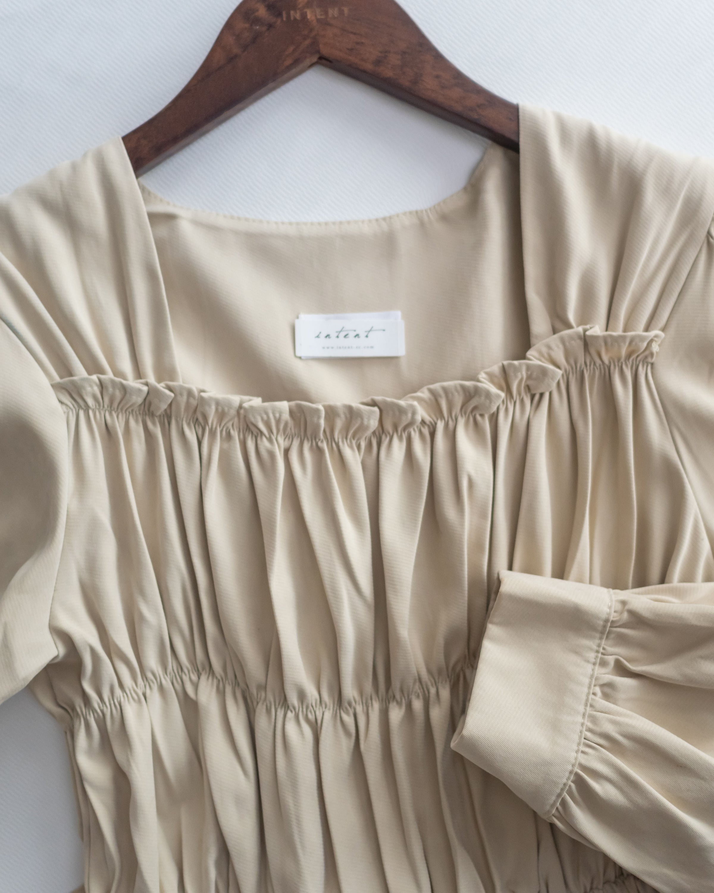 Sophie Dress 方領柔霧面料橡筋修身傘魚尾長裙/ DS1086