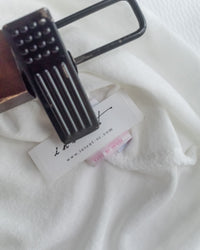 Soft Ruffled Edge Top 柔膚彈力微木耳邊修身打底上衣/ TP9208