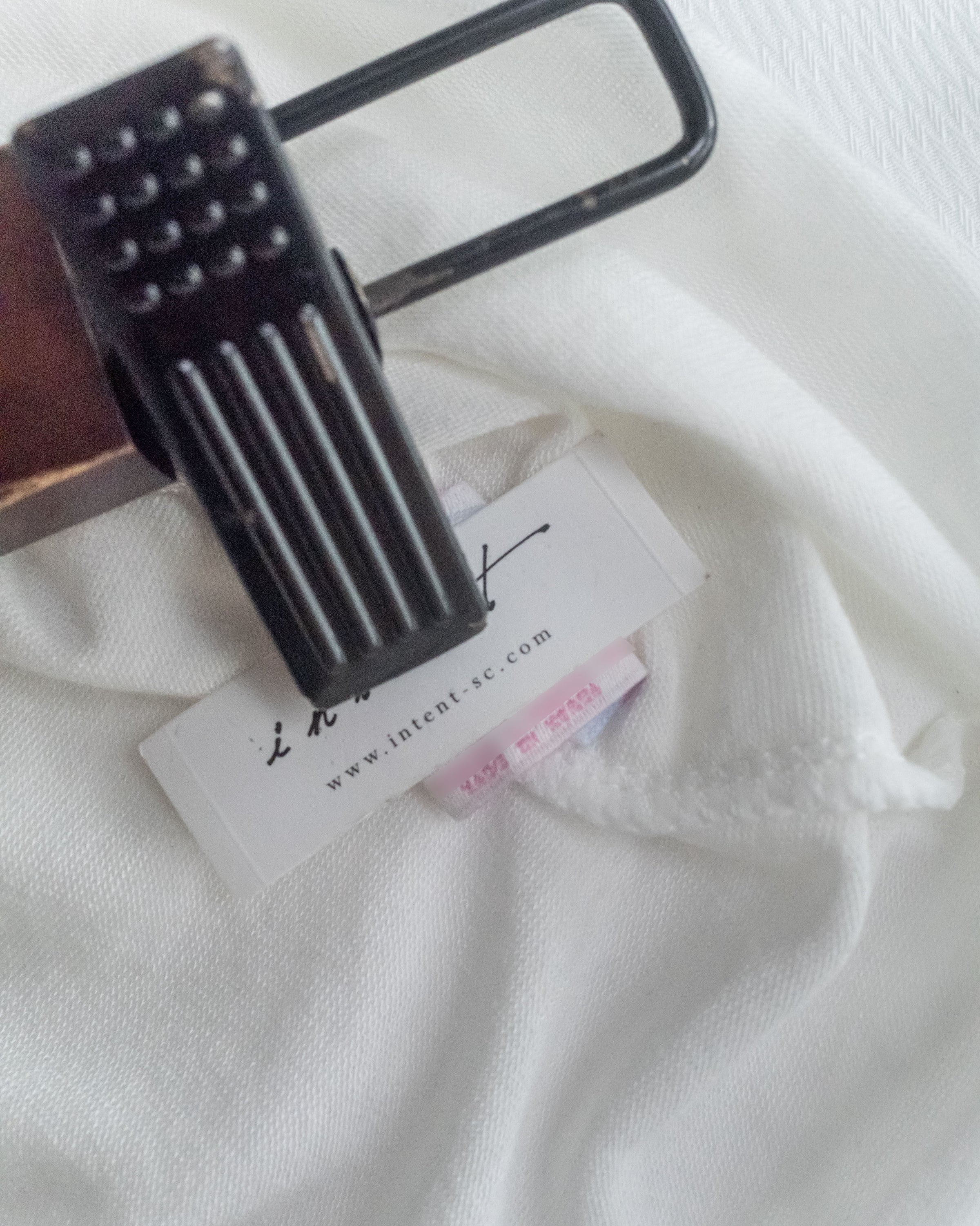 Soft Ruffled Edge Top 柔膚彈力微木耳邊修身打底上衣/ TP9208