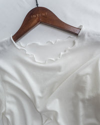 Soft Ruffled Edge Top 柔膚彈力微木耳邊修身打底上衣/ TP9208