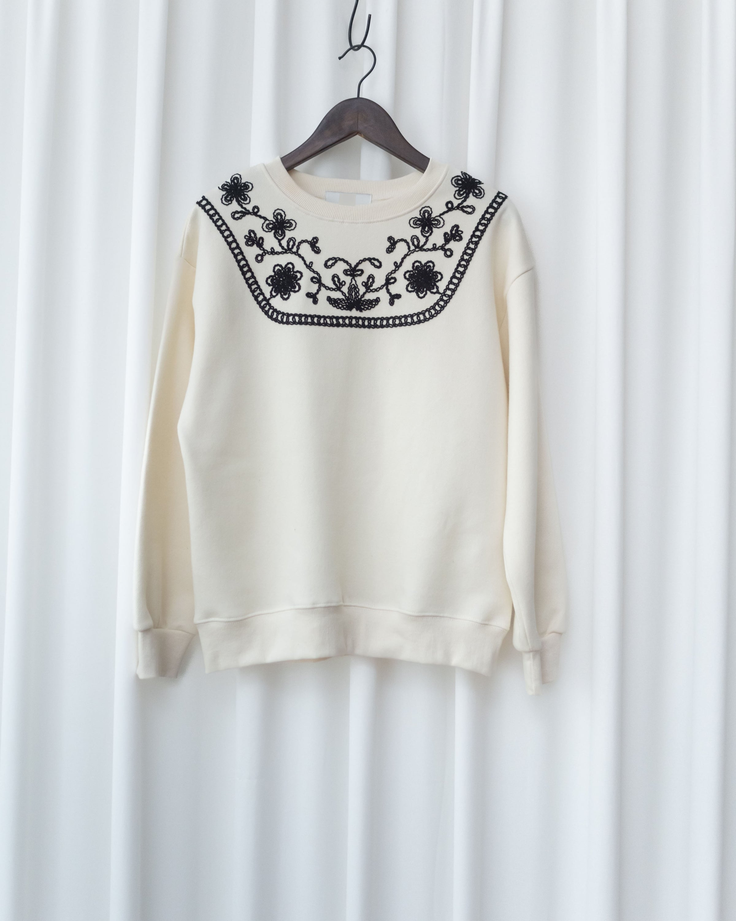 Ethic Embroidered  Pullover 輕復古民族刺繡彈性衛衣/ TP9210