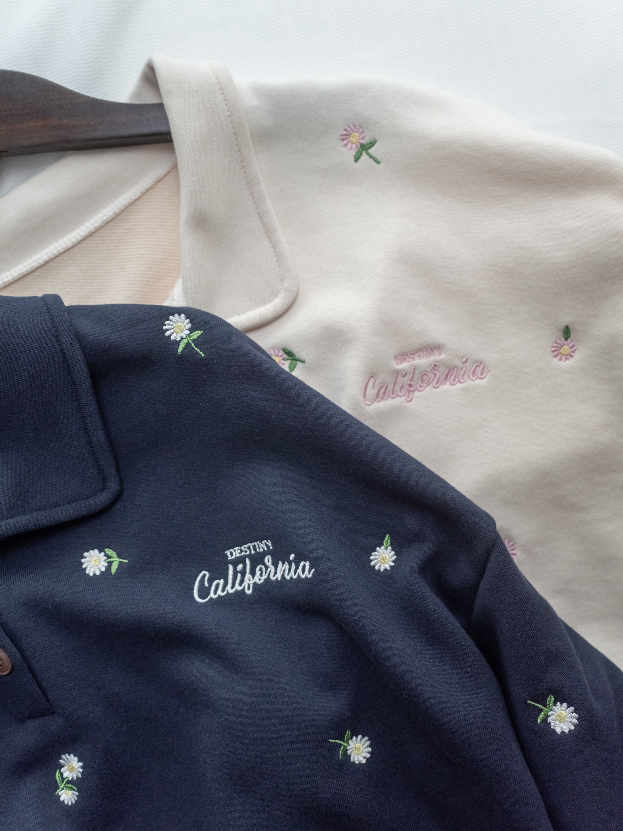 Embroidery Daisy Top  花形刺繡棉質翻領上衣/ TP9212