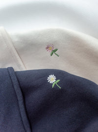 Embroidery Daisy Top  花形刺繡棉質翻領上衣/ TP9212