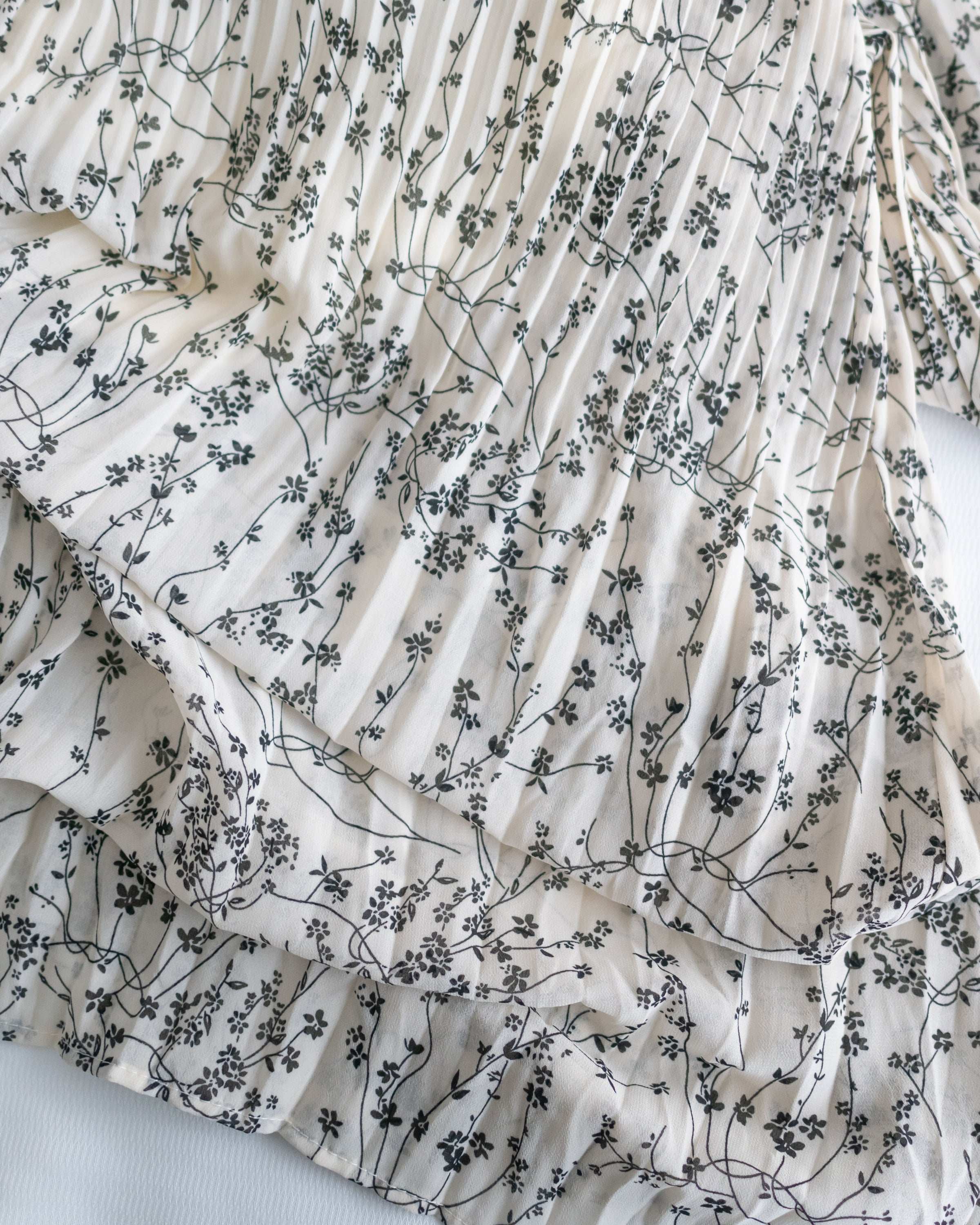 Branches Scarf Pleated Dress 絲帶花枝雙寬度褶紋修腰長裙/ DS1090