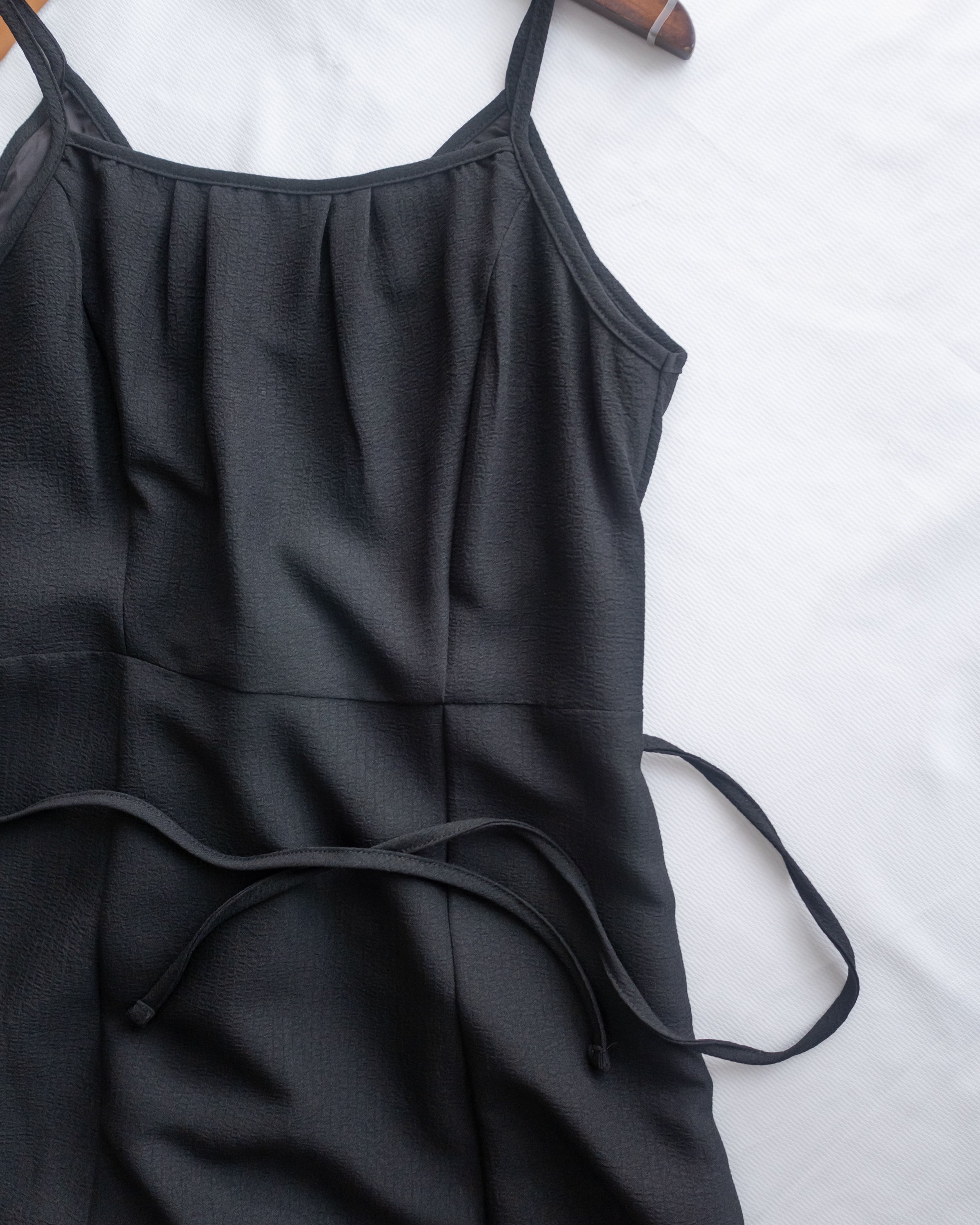 Dora Dress 前後細節領口修腰吊帶連身裙/ DS1091 (pre-order)