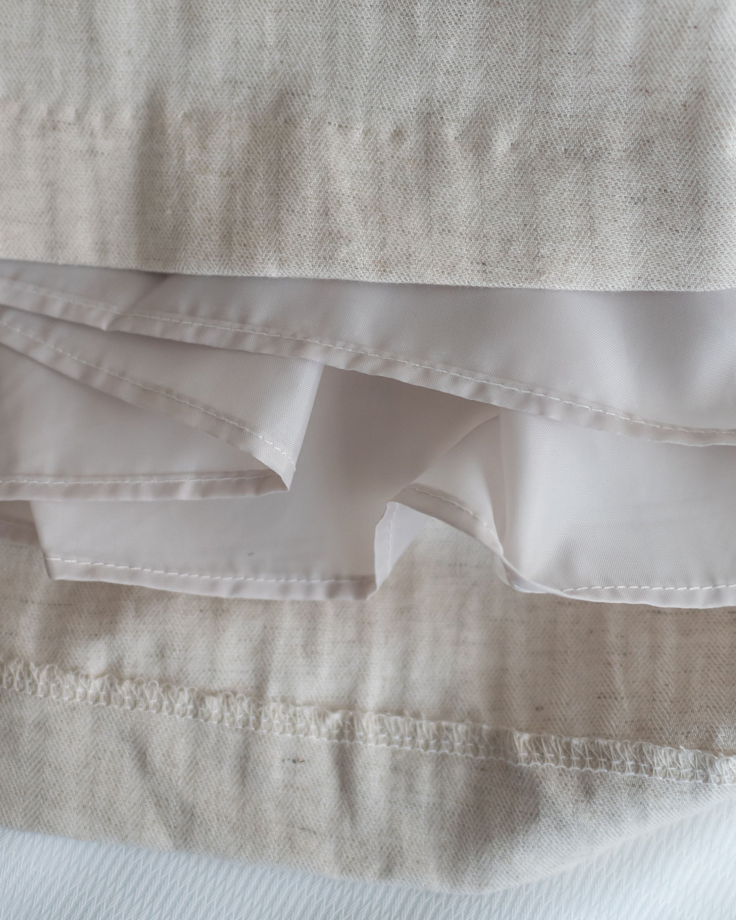 Striped H-Line Skirt 低調條紋後開叉顯瘦H型半裙 / SK8934