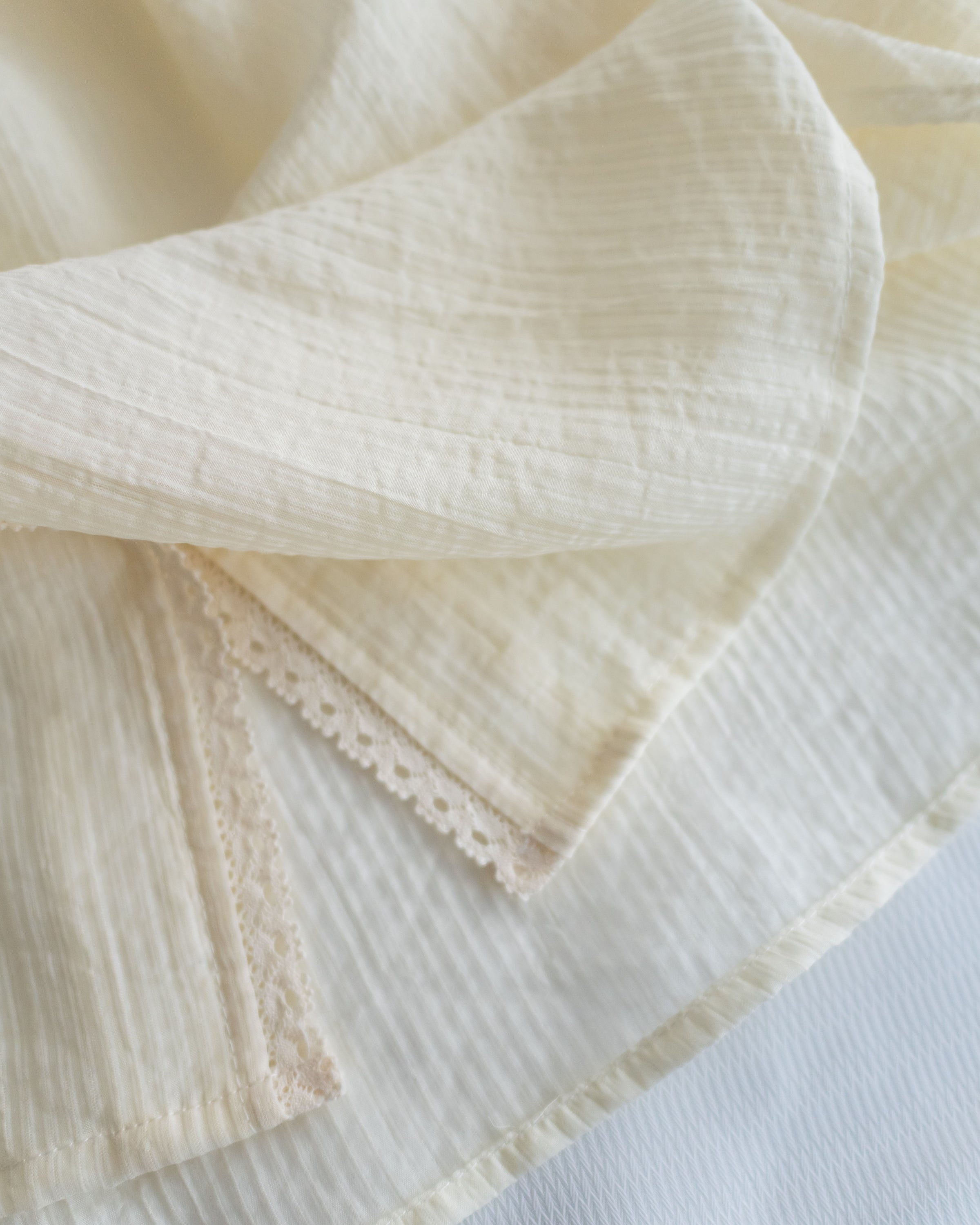 Pastel Yellow Lace Shirt Set 淡黃色花邊層次恤衫套裝/ SE8082