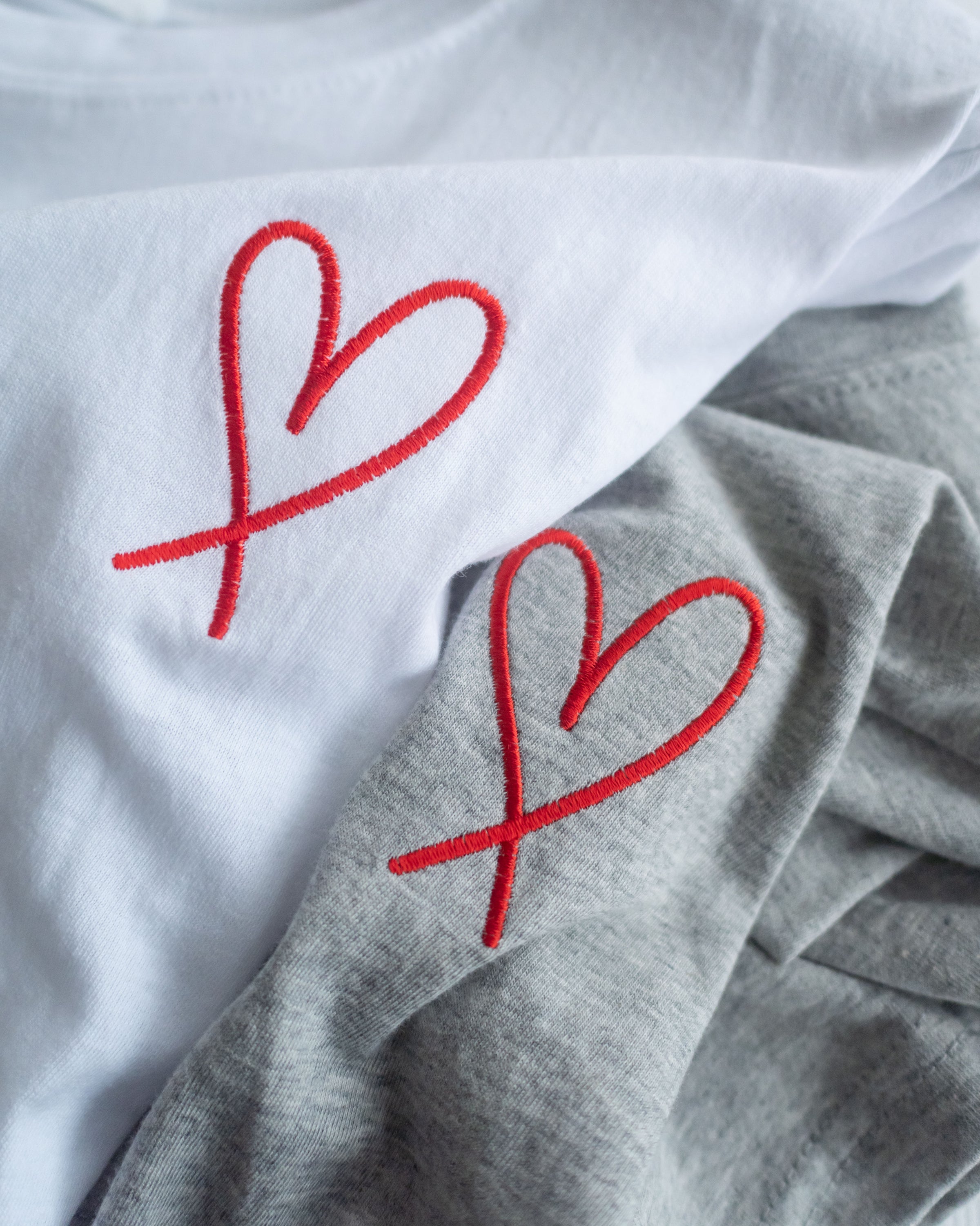 French Embroidery Tee 法式質感筆觸心形刺繡T恤/ TP9215