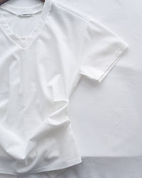 Side pinned V-Neck Tee 側抓褶後開叉V領上衣/ TP9216