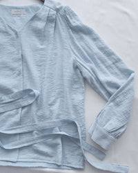 Cloud Touch Blouse 雲朵紋理輕薄v領襯衫/ BU9139