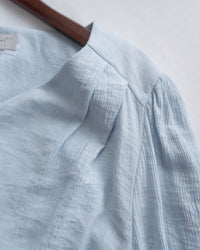 Cloud Touch Blouse 雲朵紋理輕薄v領襯衫/ BU9139