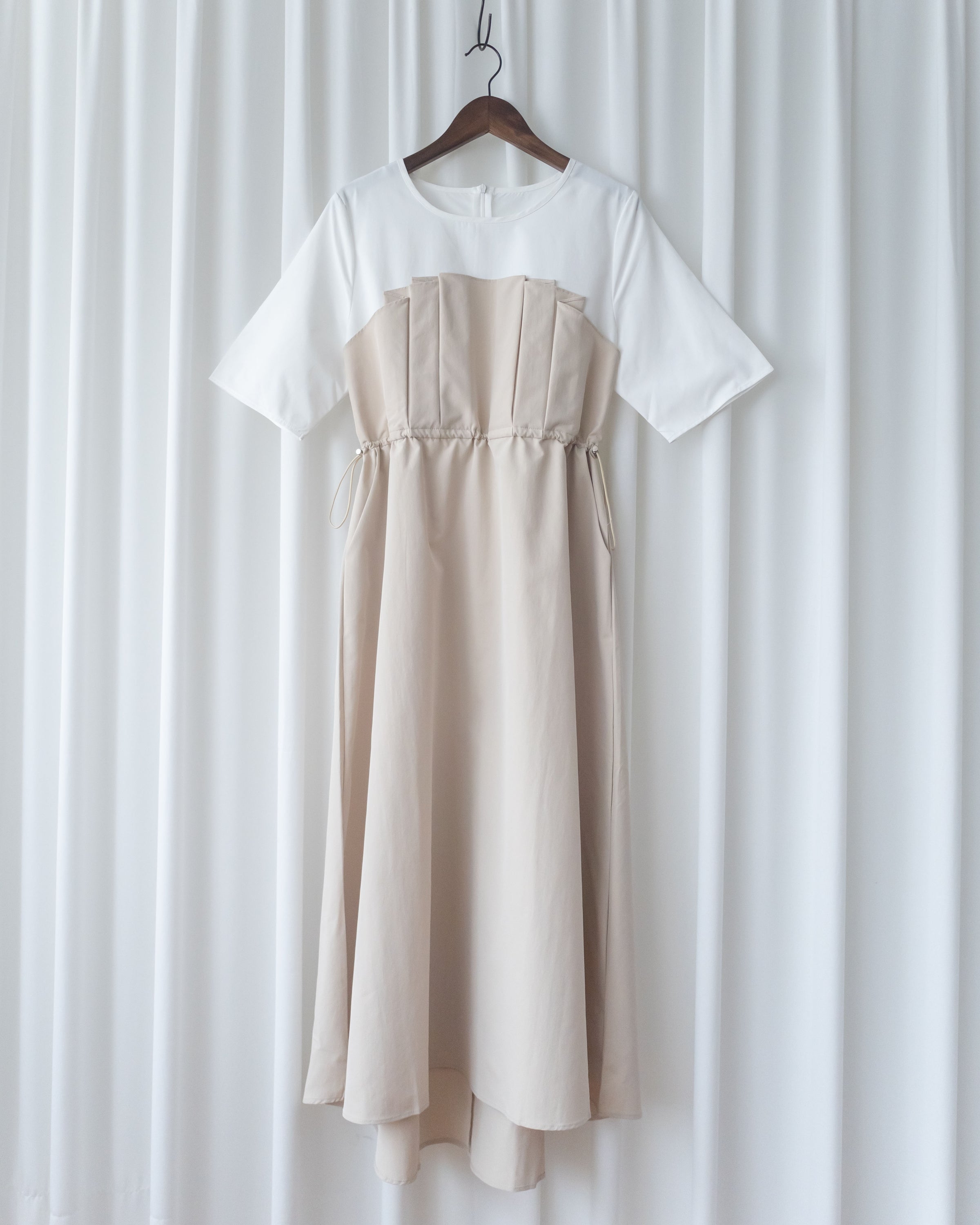 Spliced Beige Dress 拼接立體層次彈性修腰連身裙/ DS1097(pre-order)
