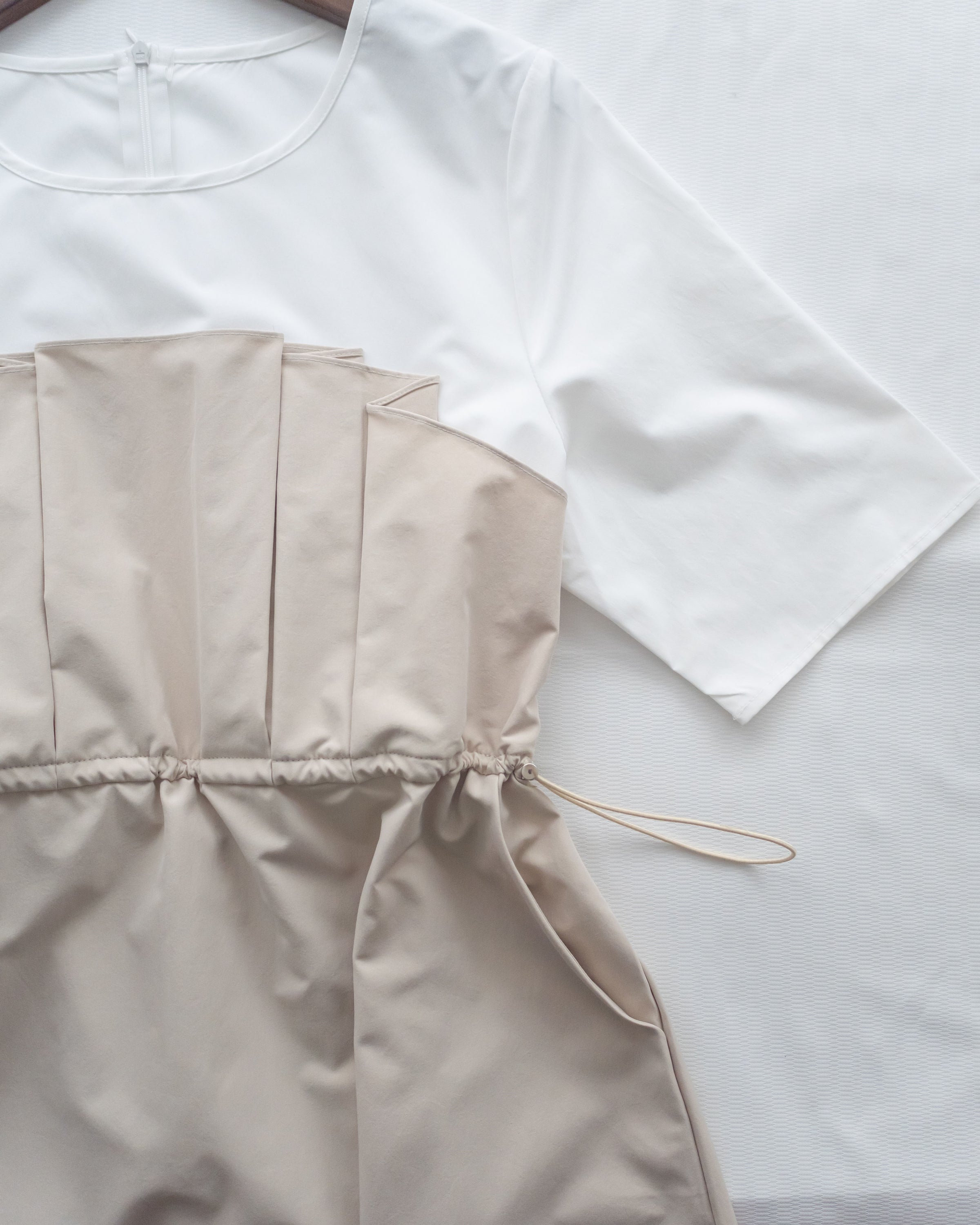 Spliced Beige Dress 拼接立體層次彈性修腰連身裙/ DS1097(pre-order)