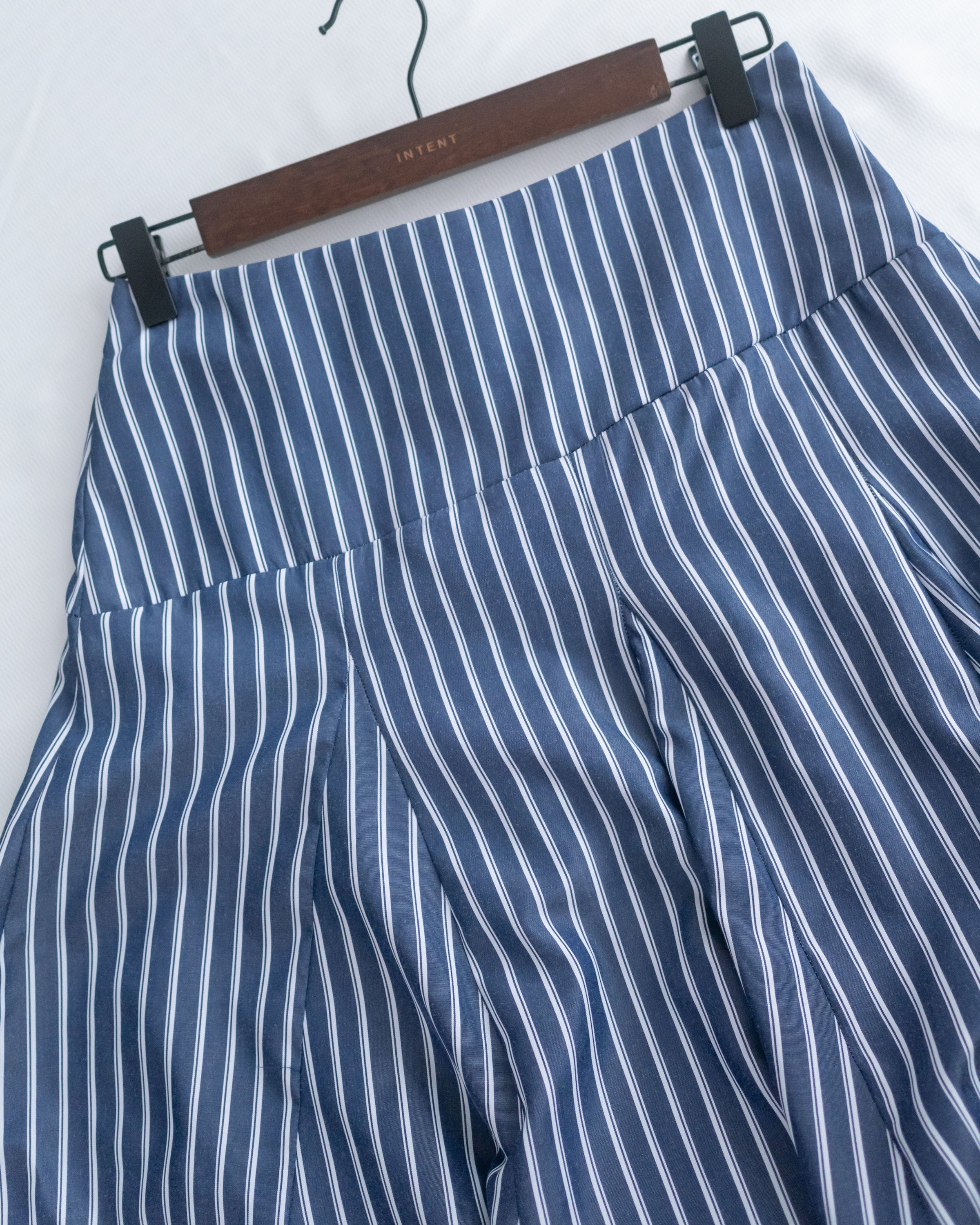 Blue Striped Skirt 法藍色細條紋腰間微修傘裙/ SK8937