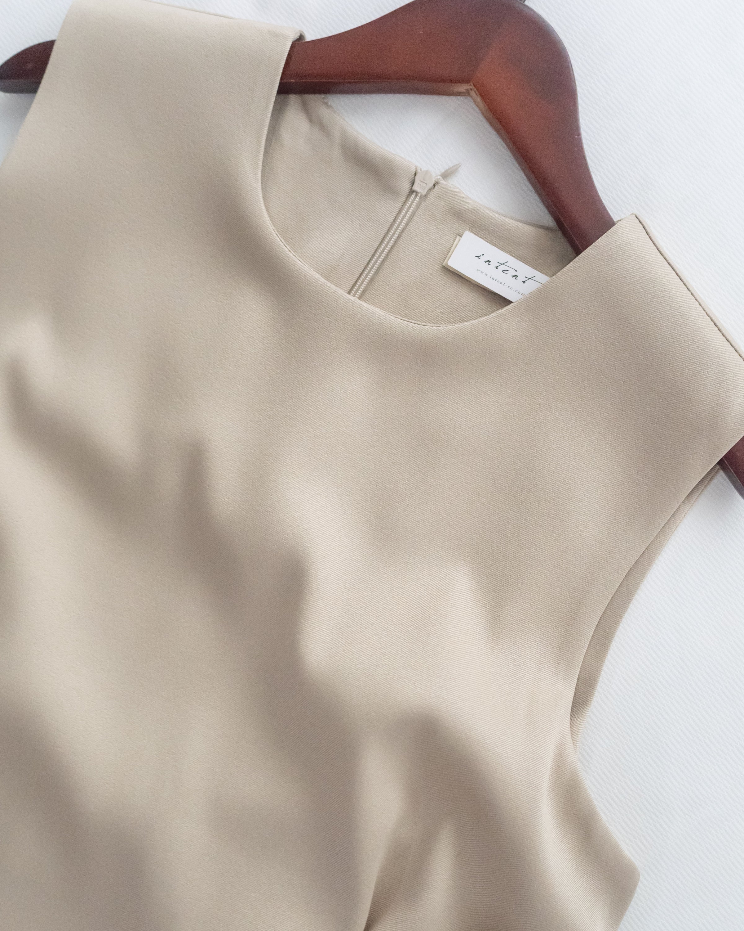 Button Waist Dress 輕復古雙鈕扣修腰背心裙/ DS1102