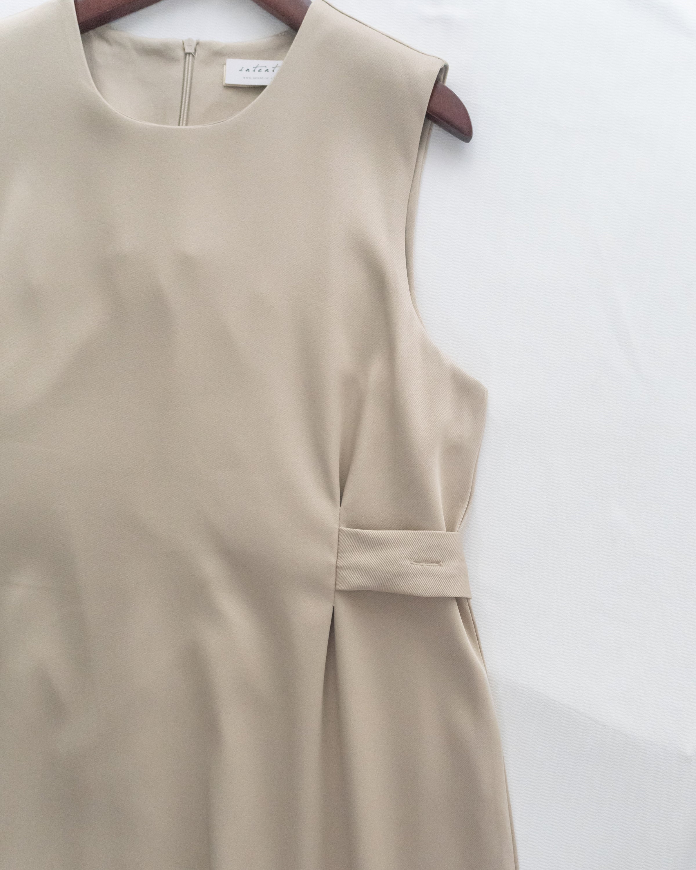 Button Waist Dress 輕復古雙鈕扣修腰背心裙/ DS1102